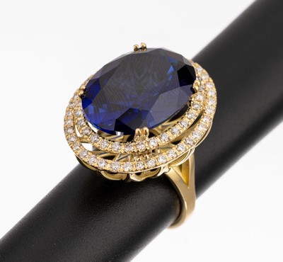 Image 18 kt gold sapphire brilliant ring , YG 750/000, oval bevelled sapphire (treated) ...