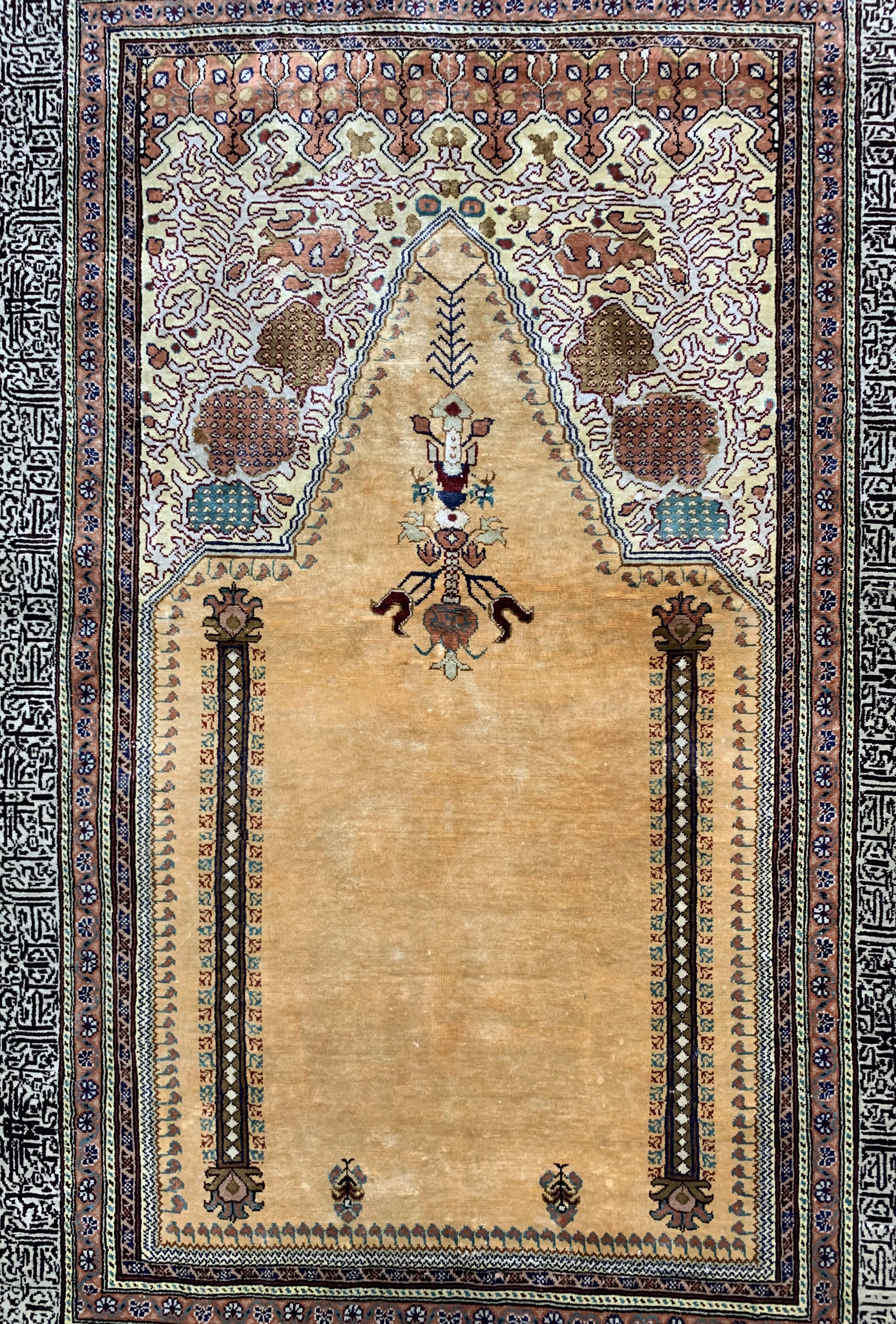 Detail a: Kayseri Seide fein, Türkei, Anfang 20.Jhd, reine Naturseide, ca. 133 x 90 cm, EHZ: 2
