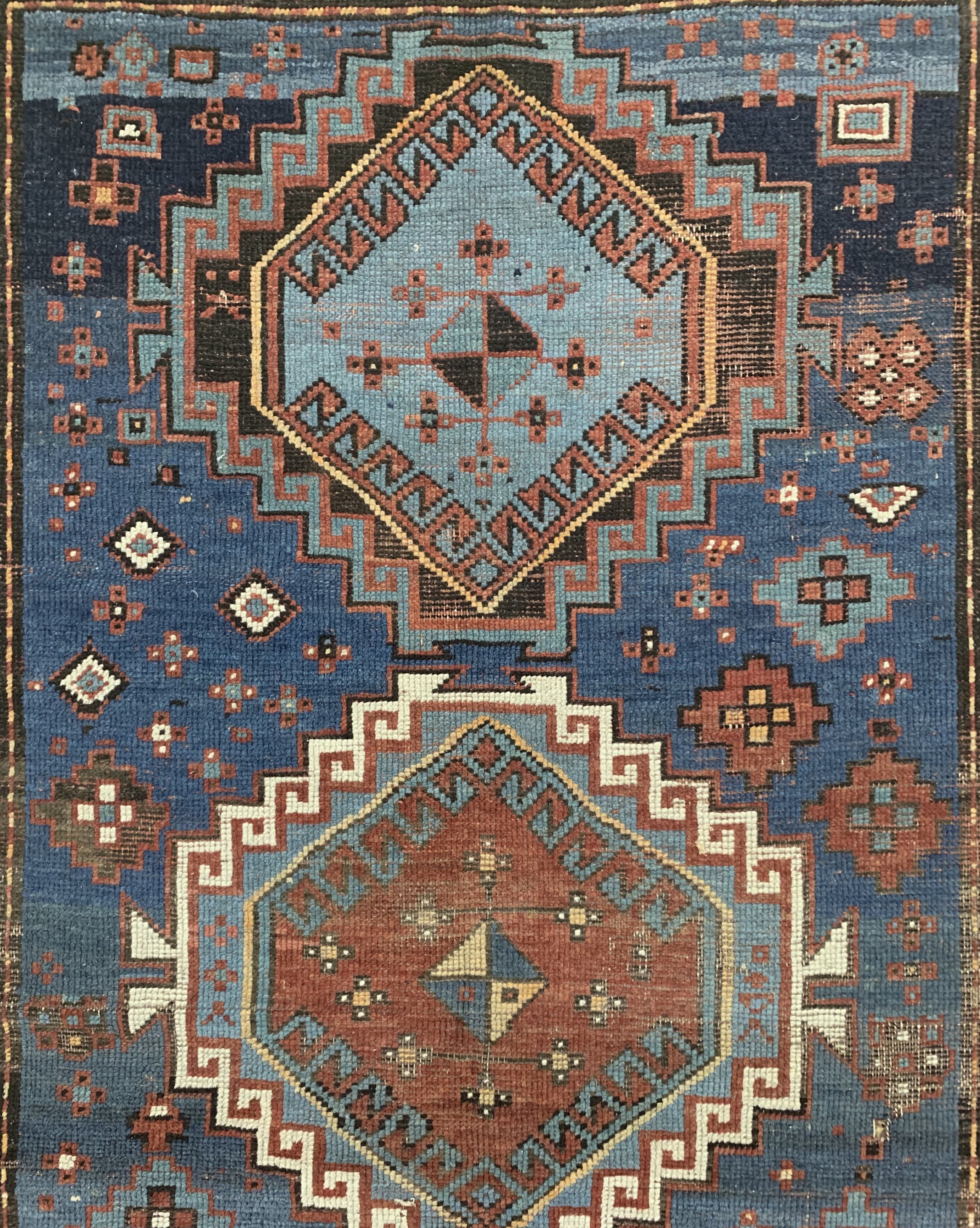 Detail b: Antiker Kazak, Kaukasus, 19.Jhd, Wolle auf Wolle, ca. 190 x 120 cm, EHZ: 3-4