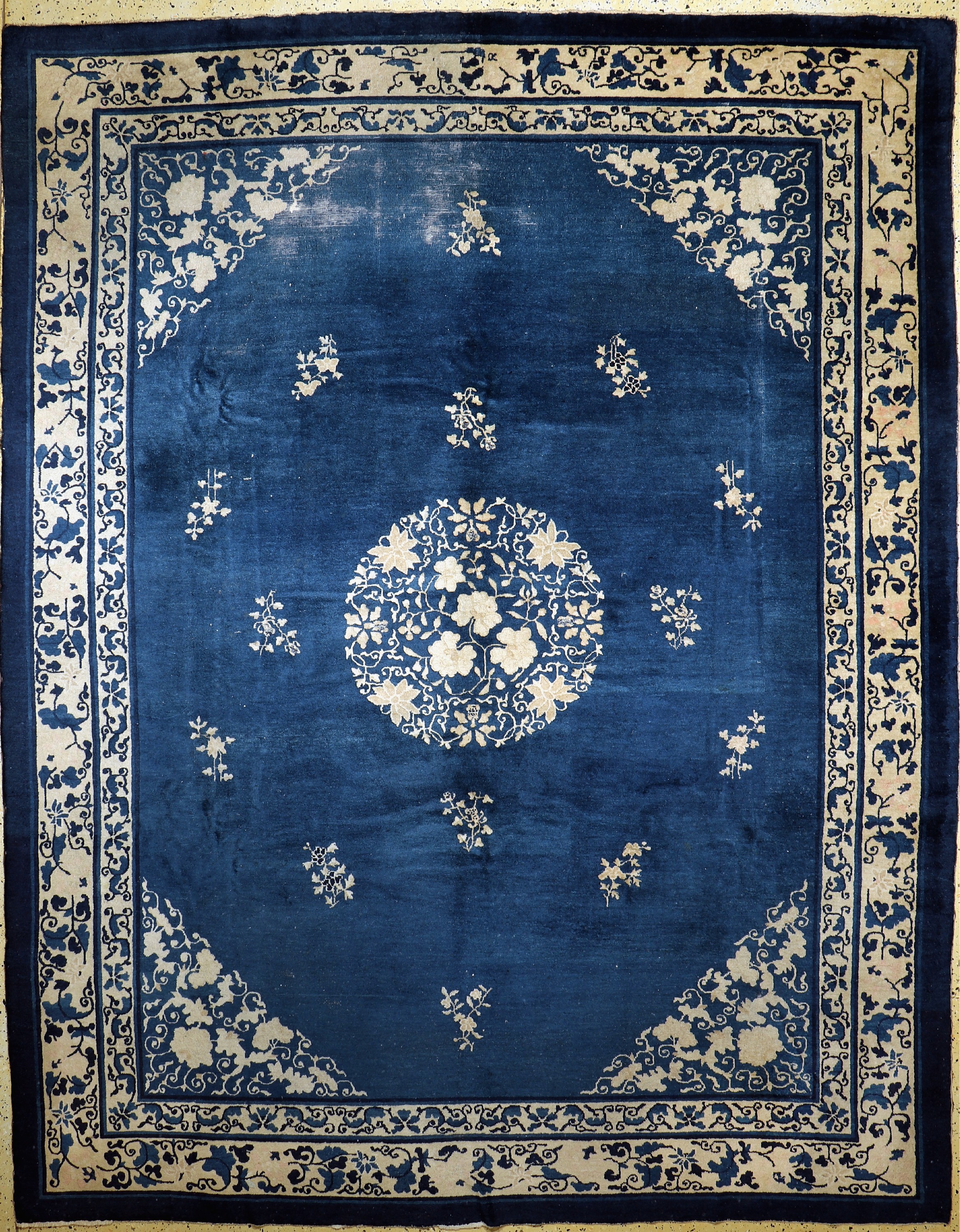 Antiker Peking, China, um 1900, Wolle auf Baumwolle, ca. 350 x 273 cm, EHZ: 3-4