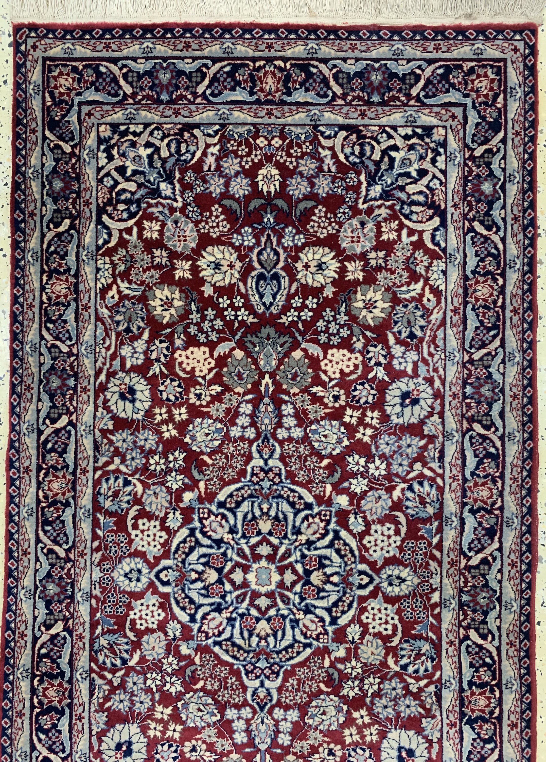Detail a: Esfahan fein, China, Ende 20.Jhd, Wolle aufBaumwolle, ca. 307 x 84 cm, EHZ: 1-2
