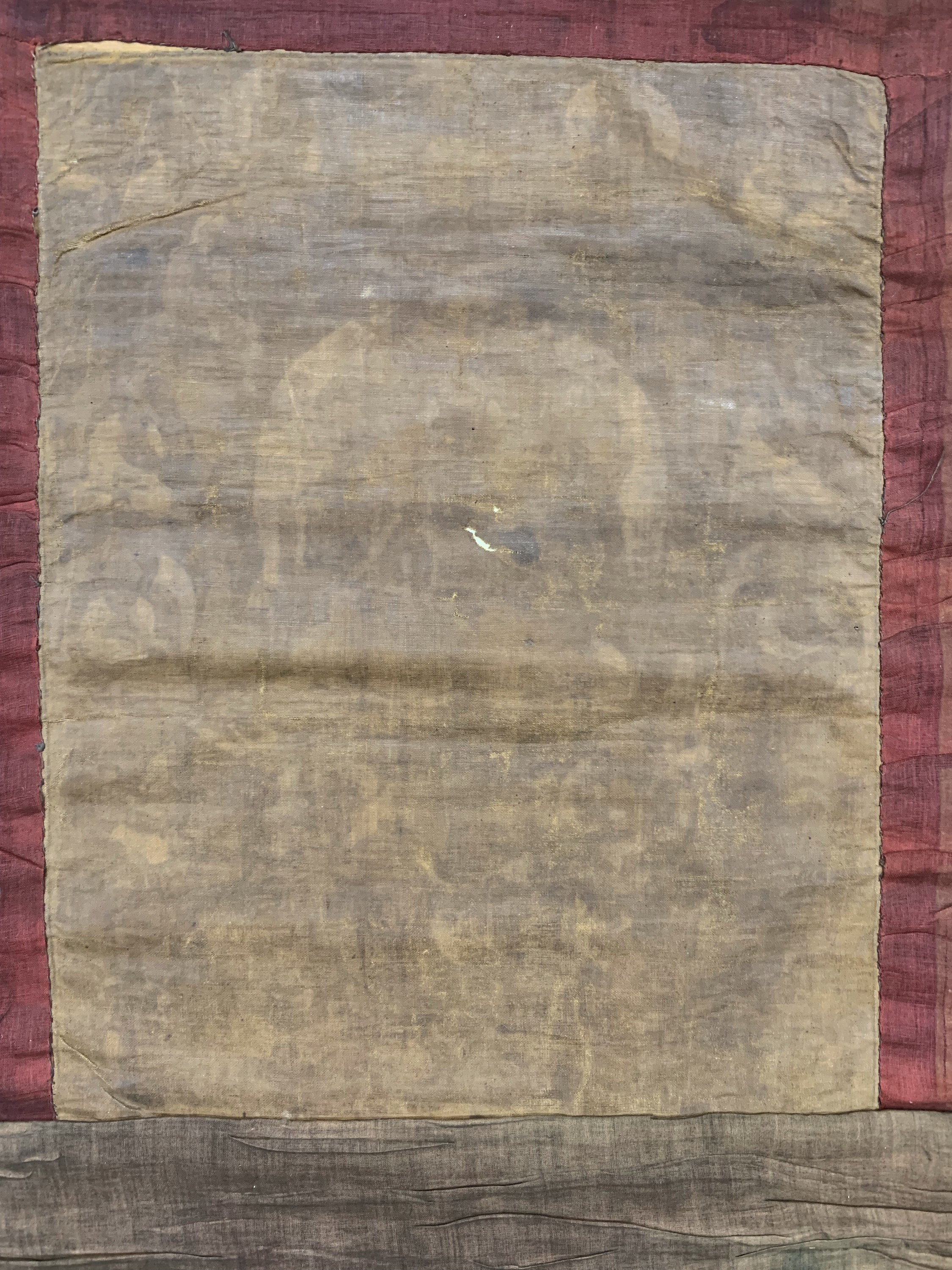 Detail g: Thangka antik, Tibet, 19.Jhd, Leimfarbe aufStoff mit Seidenbrokat Rahmen, ca. 100 x 63 cm, EHZ: 3-4
