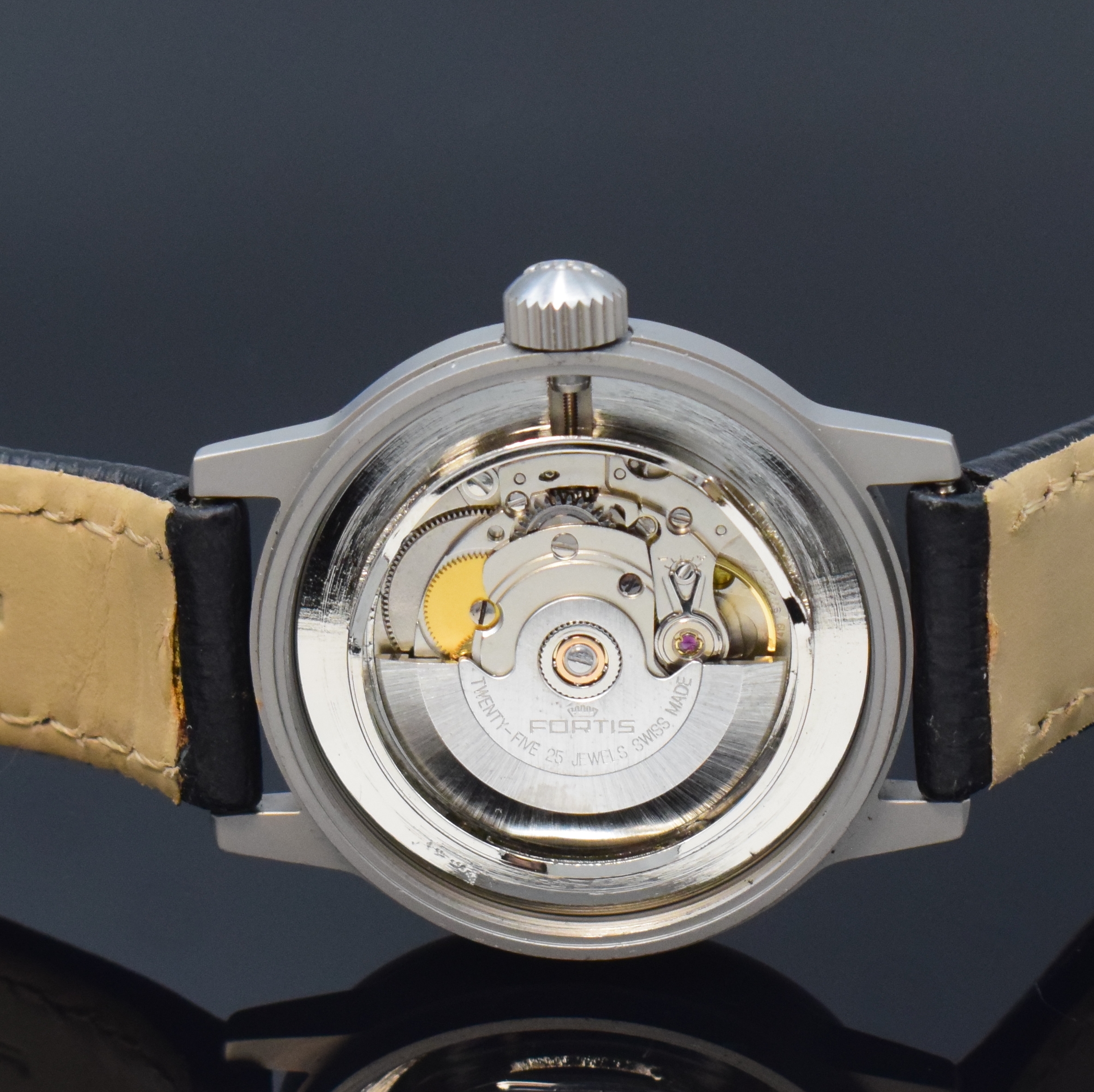 Detail e: FORTIS Automatic große Herrenarmbanduhr im Militär-Design in Stahl Referenz 595.10.46.1, Schweiz um 1995, Automatik, mattiertes u. verschr. Geh., ...