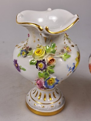 26795796f - Miniature vases-couple, Meissen, Knaufzeit, before 1924, porcelain, polychrome hand painted, small attached blossoms, bulged shape, gold decoration, traces of age, H. each 9.5 cm