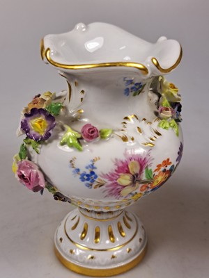 26795796g - Miniature vases-couple, Meissen, Knaufzeit, before 1924, porcelain, polychrome hand painted, small attached blossoms, bulged shape, gold decoration, traces of age, H. each 9.5 cm