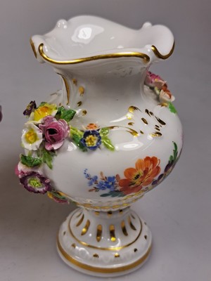 26795796h - Miniature vases-couple, Meissen, Knaufzeit, before 1924, porcelain, polychrome hand painted, small attached blossoms, bulged shape, gold decoration, traces of age, H. each 9.5 cm