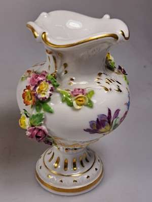 26795796i - Miniature vases-couple, Meissen, Knaufzeit, before 1924, porcelain, polychrome hand painted, small attached blossoms, bulged shape, gold decoration, traces of age, H. each 9.5 cm