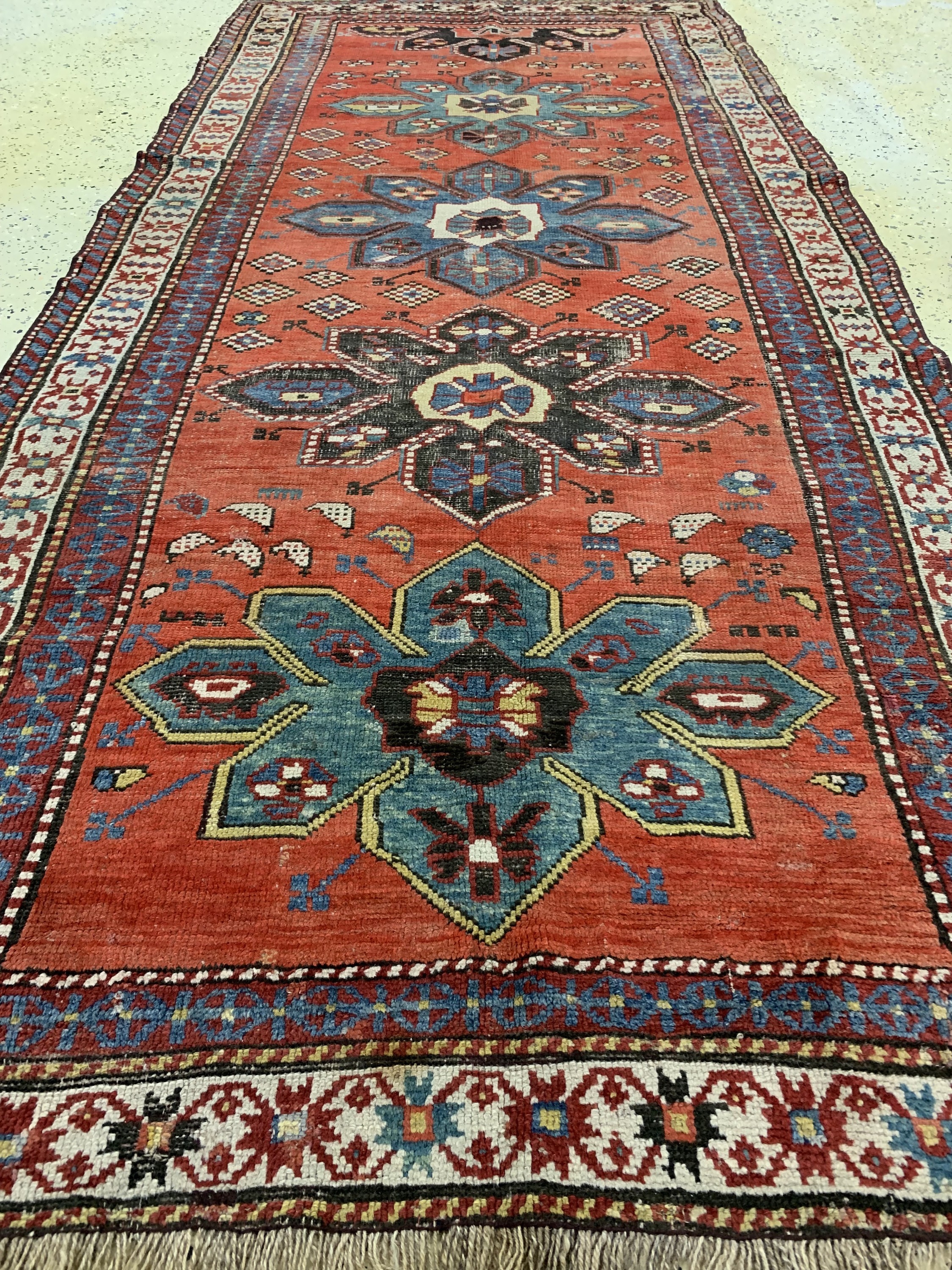 Detail c: Antiker Kazak, Kaukasus, 19.Jhd, Wolle auf Wolle, ca. 250 x 122 cm, EHZ: 4