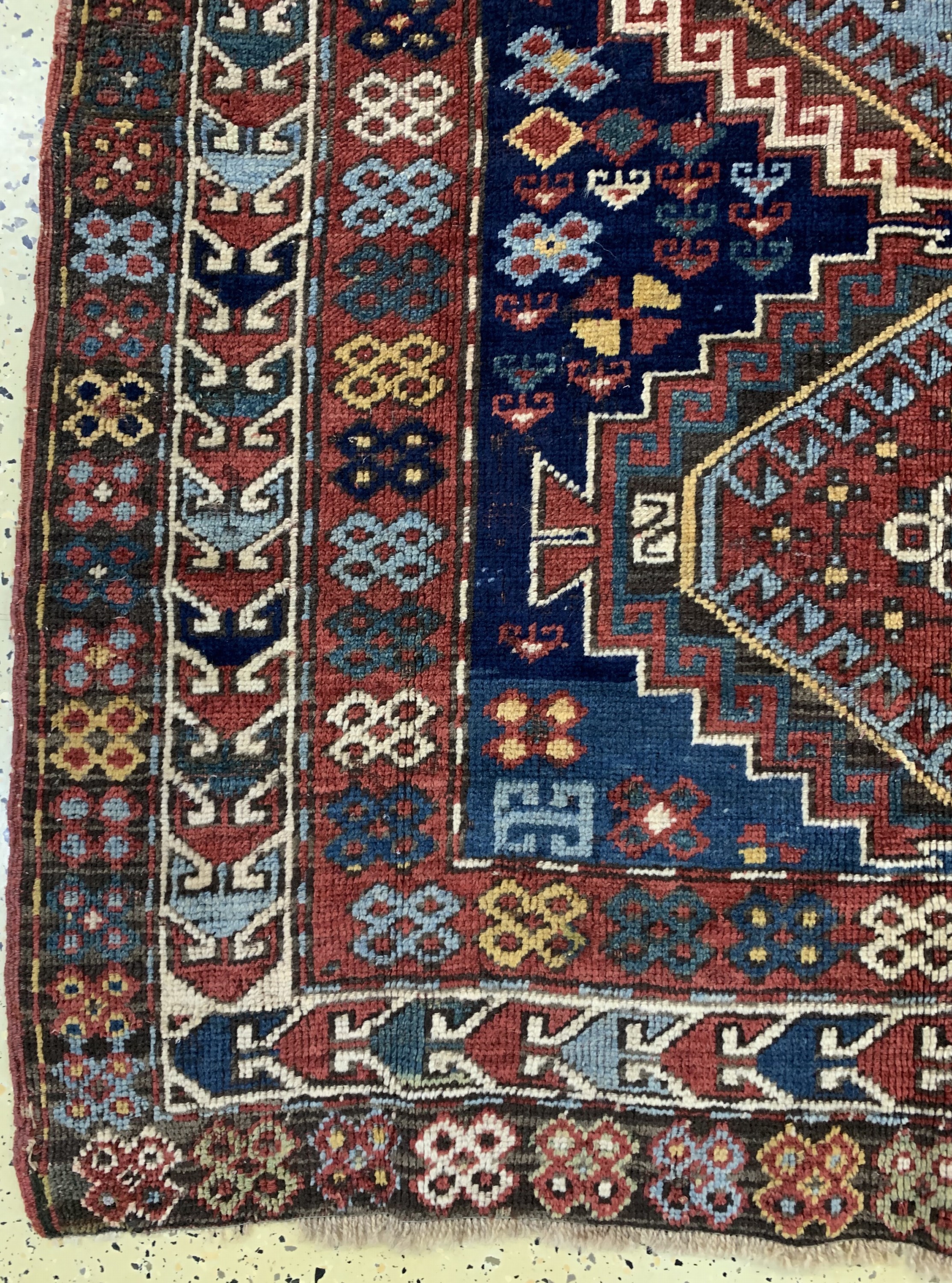 Detail b: Antiker Kazak, Kaukasus, 19.Jhd, Wolle auf Wolle, ca. 180 x 120 cm, EHZ: 3-4