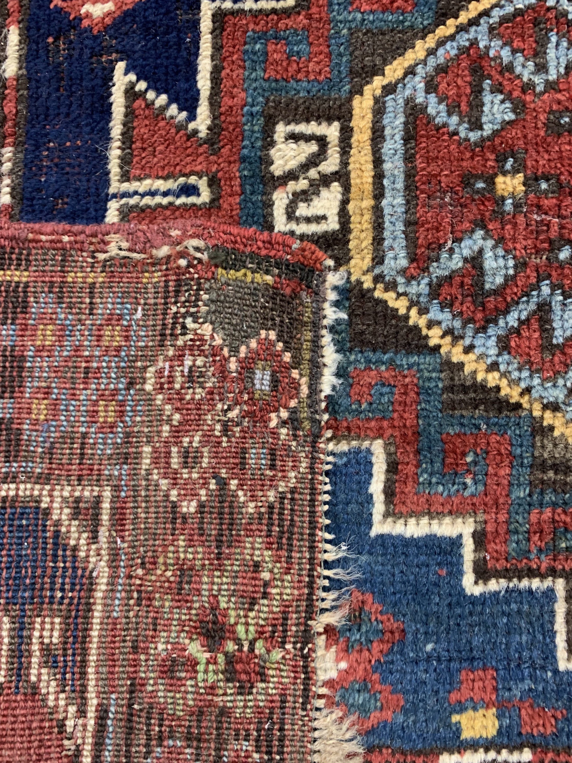 Detail f: Antiker Kazak, Kaukasus, 19.Jhd, Wolle auf Wolle, ca. 180 x 120 cm, EHZ: 3-4