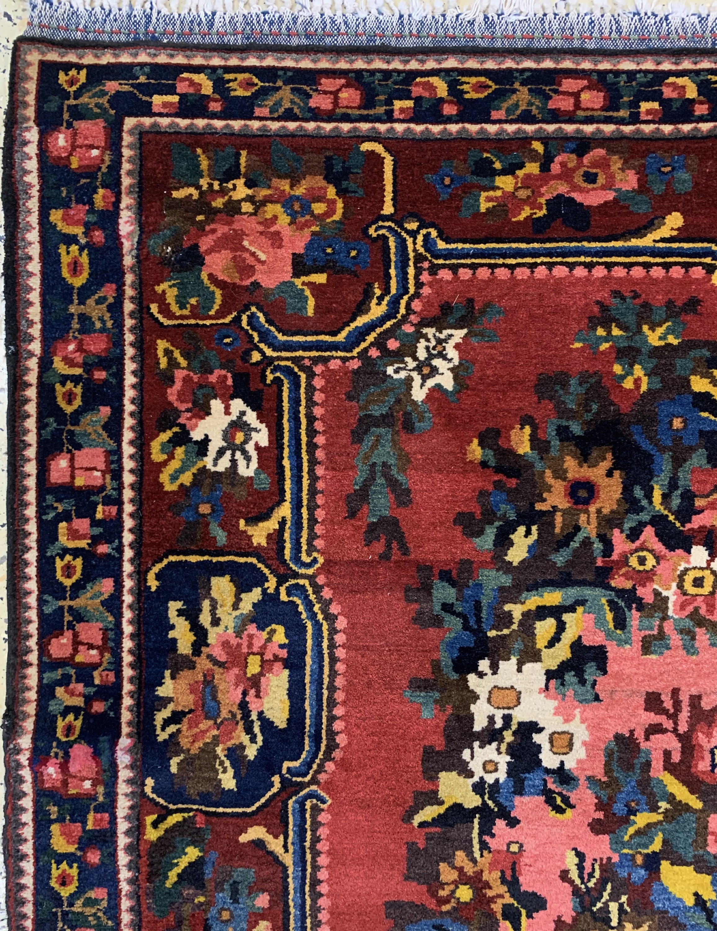 Detail c: Bachtiar"Gol-Farang", Persien, Mitte 20.Jhd, Wolle auf Baumwolle, ca. 200 x 160 cm,EHZ: 4, (Restaurierungen & Risse)