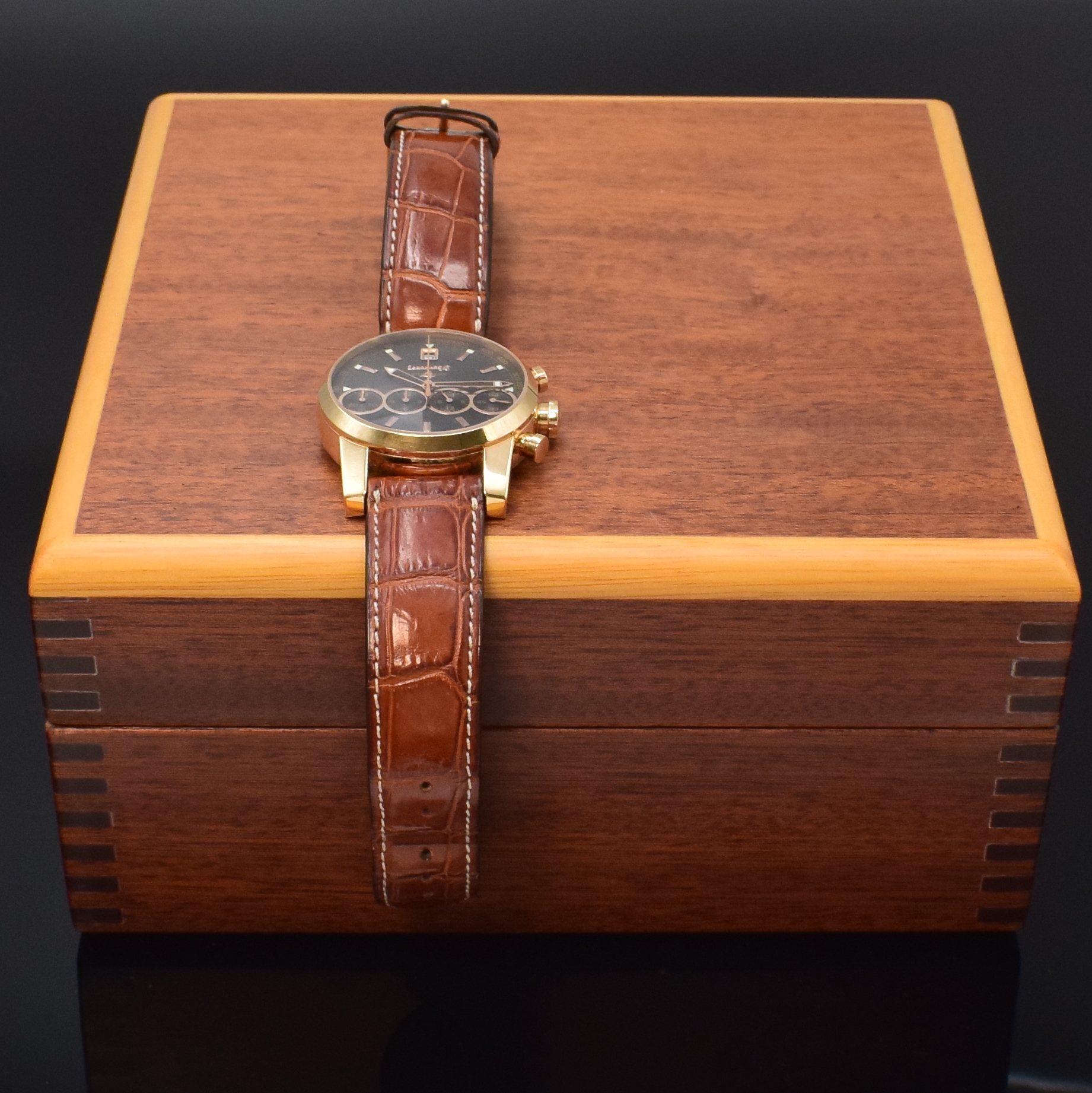 Detail e: EBERHARD & Co. Armbandchronograph Chrono 4 in Roségold 750/000 Referenz 30058, Automatik, Schweiz um 2010, orig. Lederband m. orig. RG Dornschl. in ...