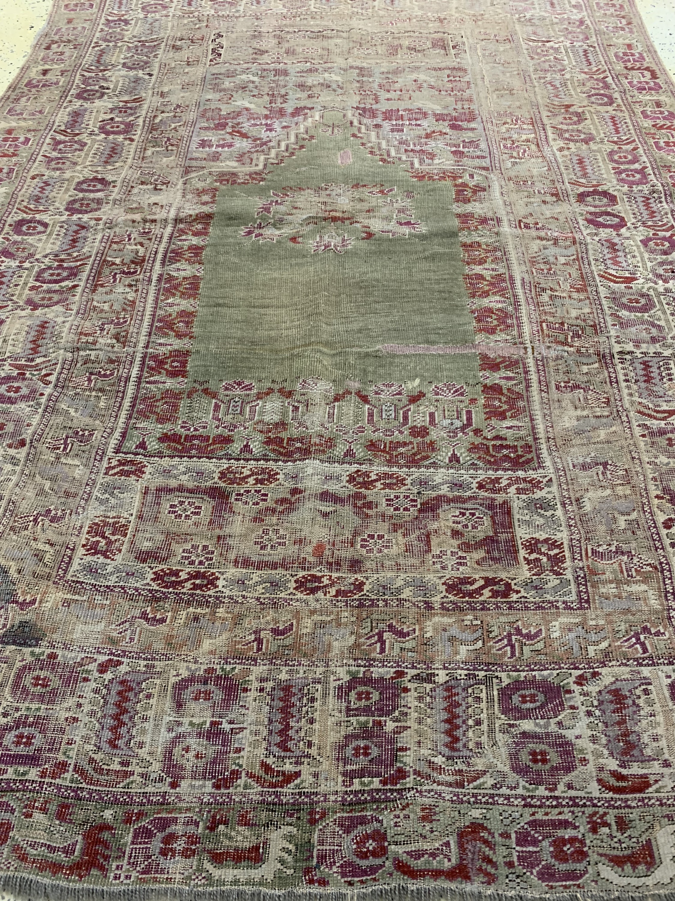 Detail e: Antiker Giordes, Türkei, 19.Jhd, Wolle auf Baumwolle, ca. 190 x 140 cm, EHZ: 4