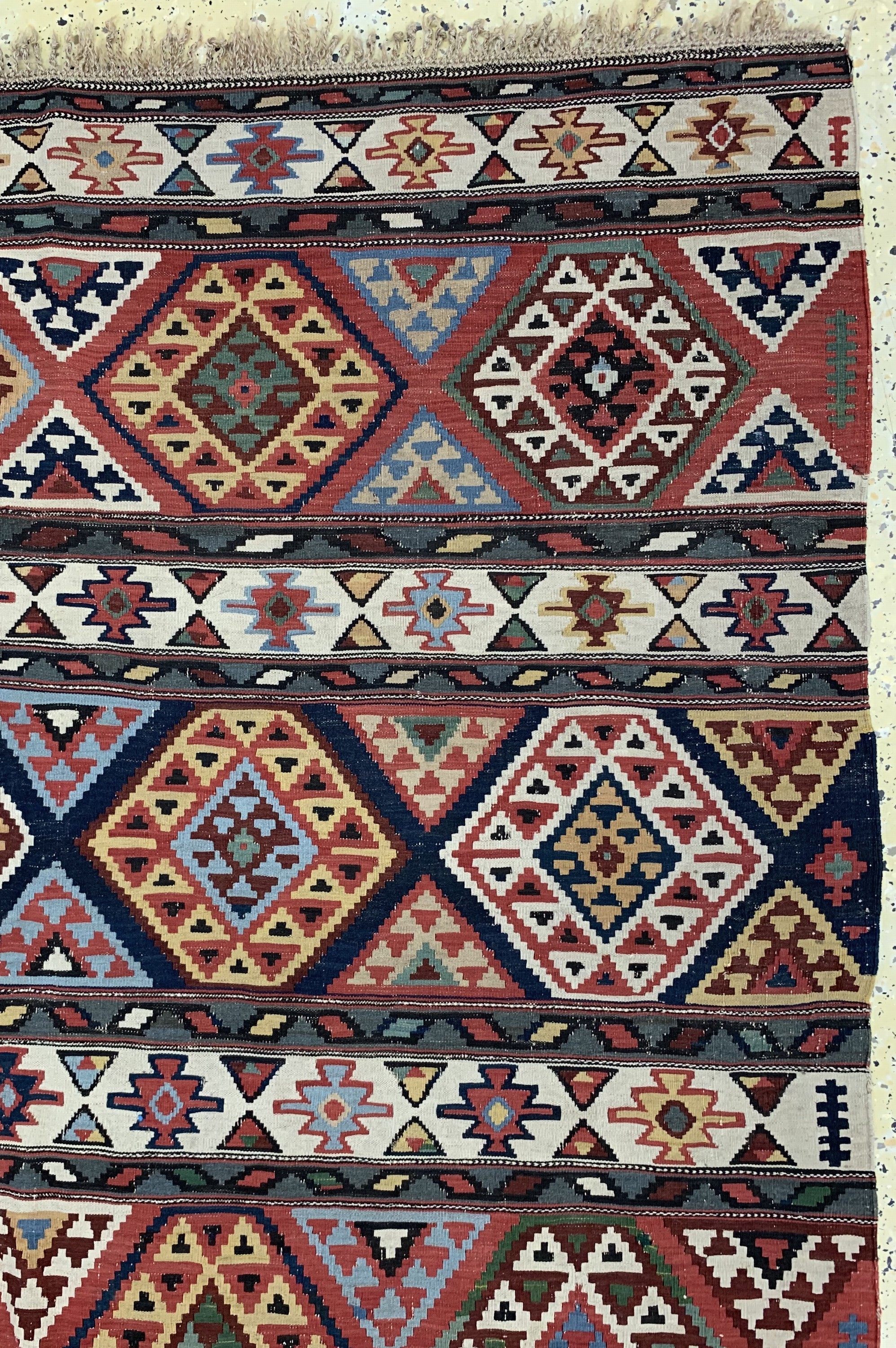 Detail e: Schirwan Kelim antik, Kaukasus, 19.Jhd, Wolle auf Wolle, ca. 295 x 150 cm, EHZ: 2-3