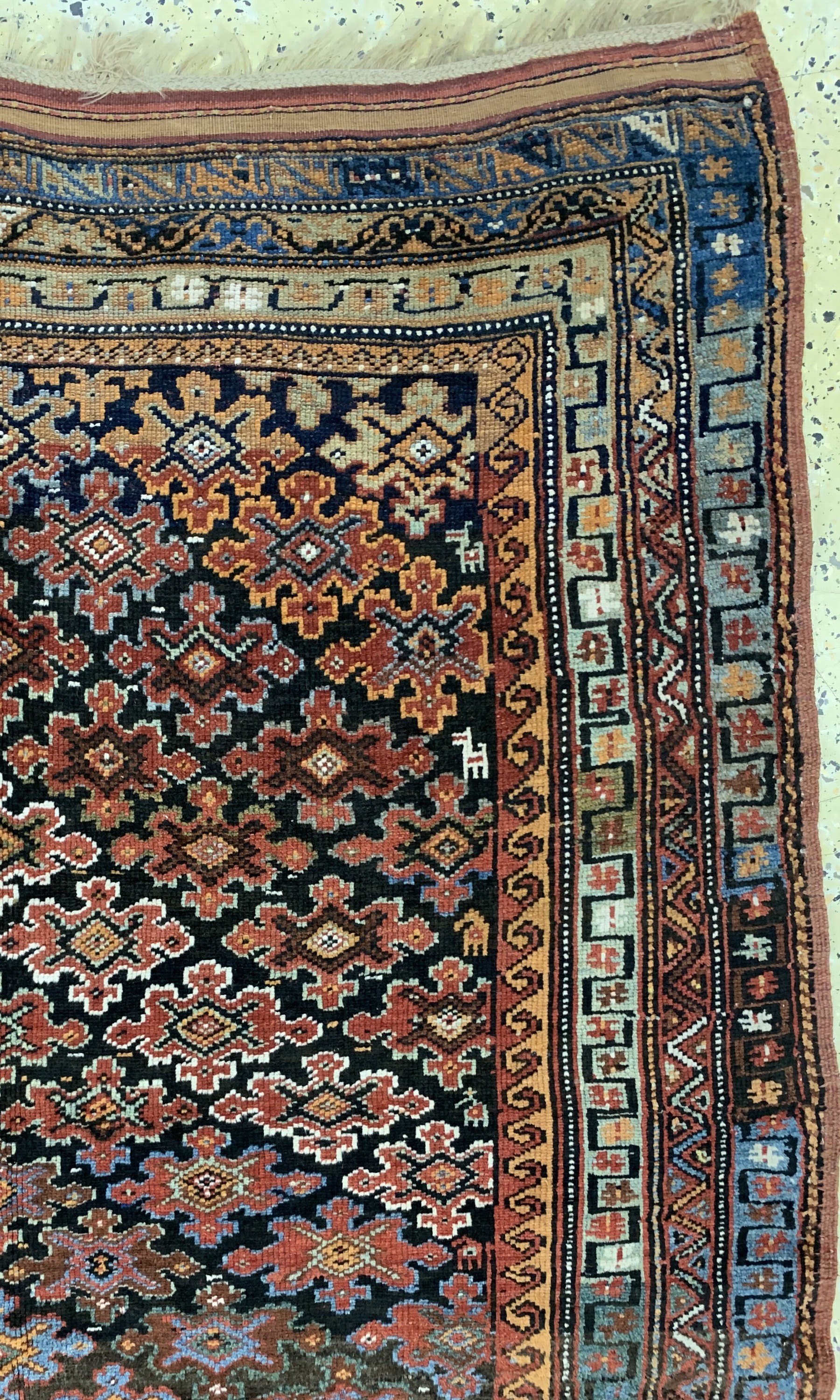 Detail e: Kurdischer Dorfteppich, Persien, um 1900, Wolle auf Baumwolle, ca. 305 x 175 cm, EHZ: 2-3