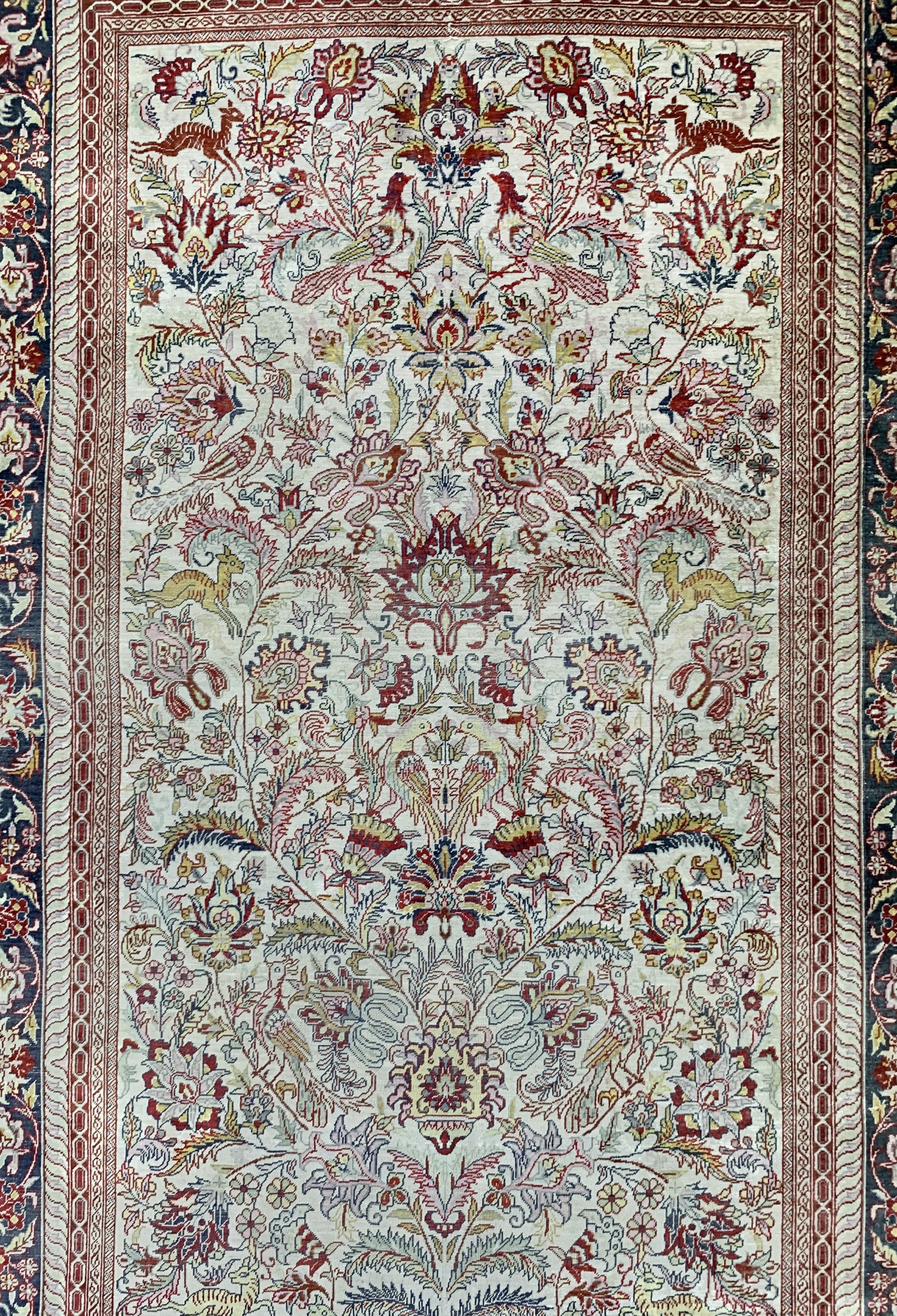 Detail b: Hereke Seide fein, China, Ende 20.Jhd, reine Naturseide, ca. 153 x 103 cm, ca. 1,0 Mio. Kn/qm, EHZ: 3