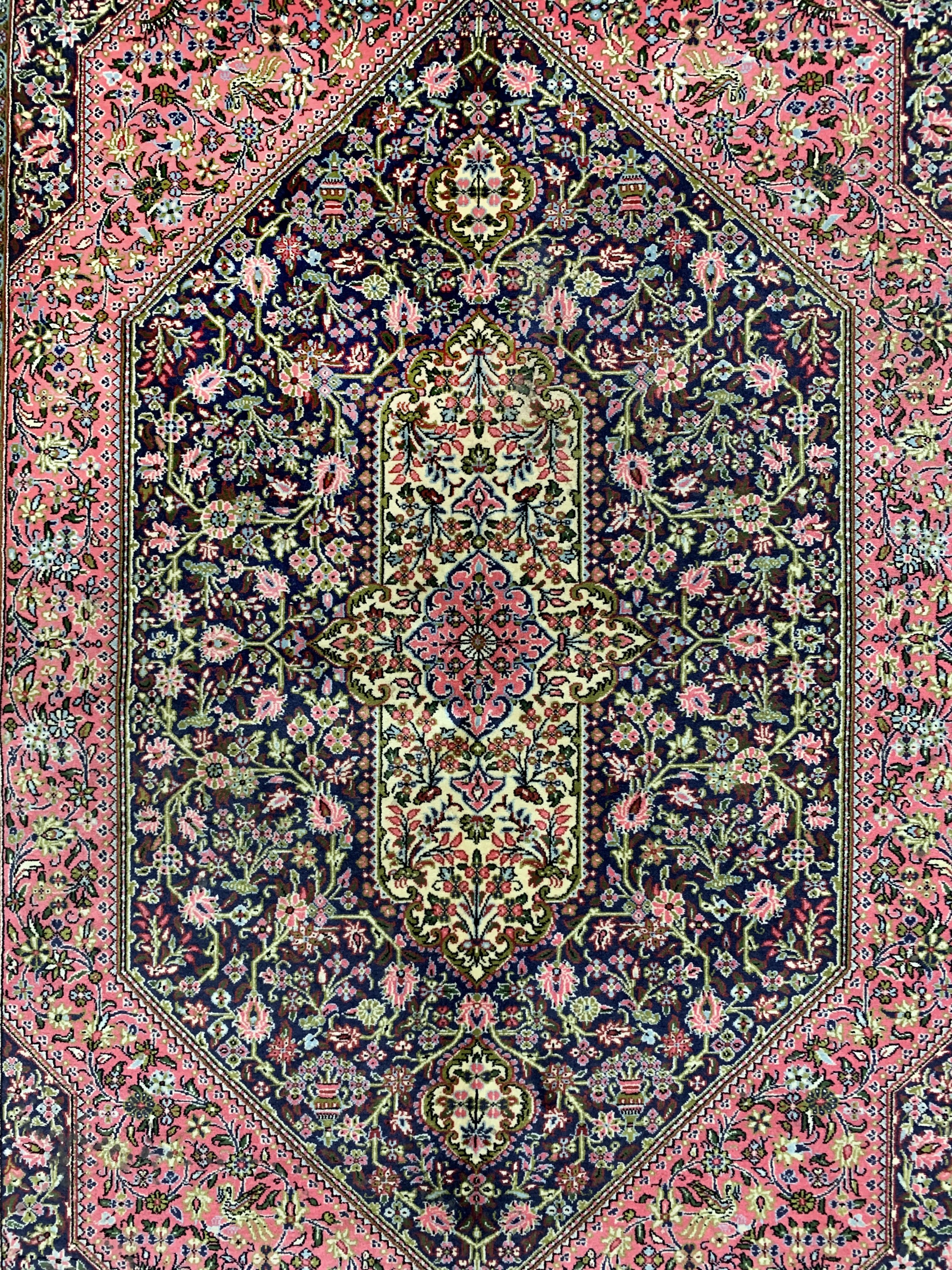 Detail c: Ghom Kork, Persien, ca. 30 Jahre, Korkwolleauf Baumwolle, ca. 209 x 142 cm, EHZ: 2