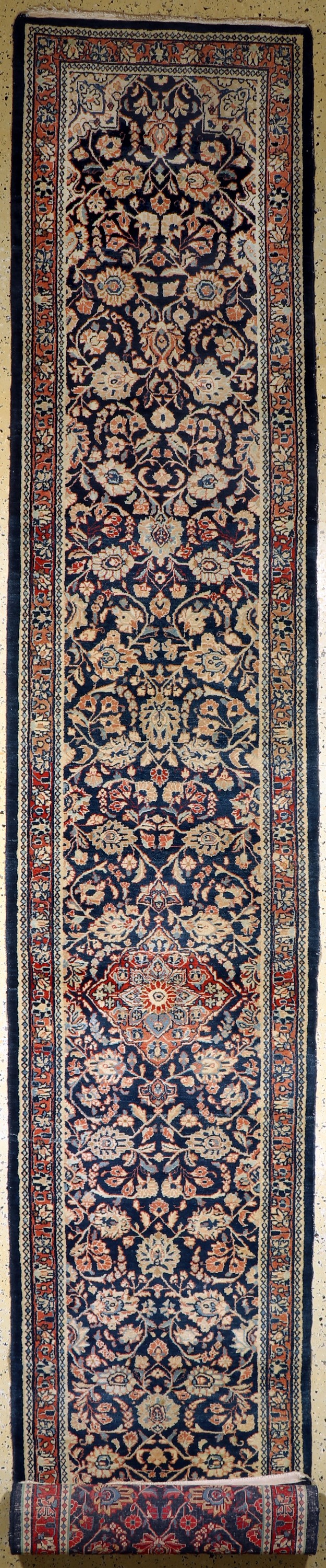Sarogh"Galerie", Persien, ca. 50 Jahre, Wolle auf Baumwolle, ca. 522 x 82 cm, EHZ: 2