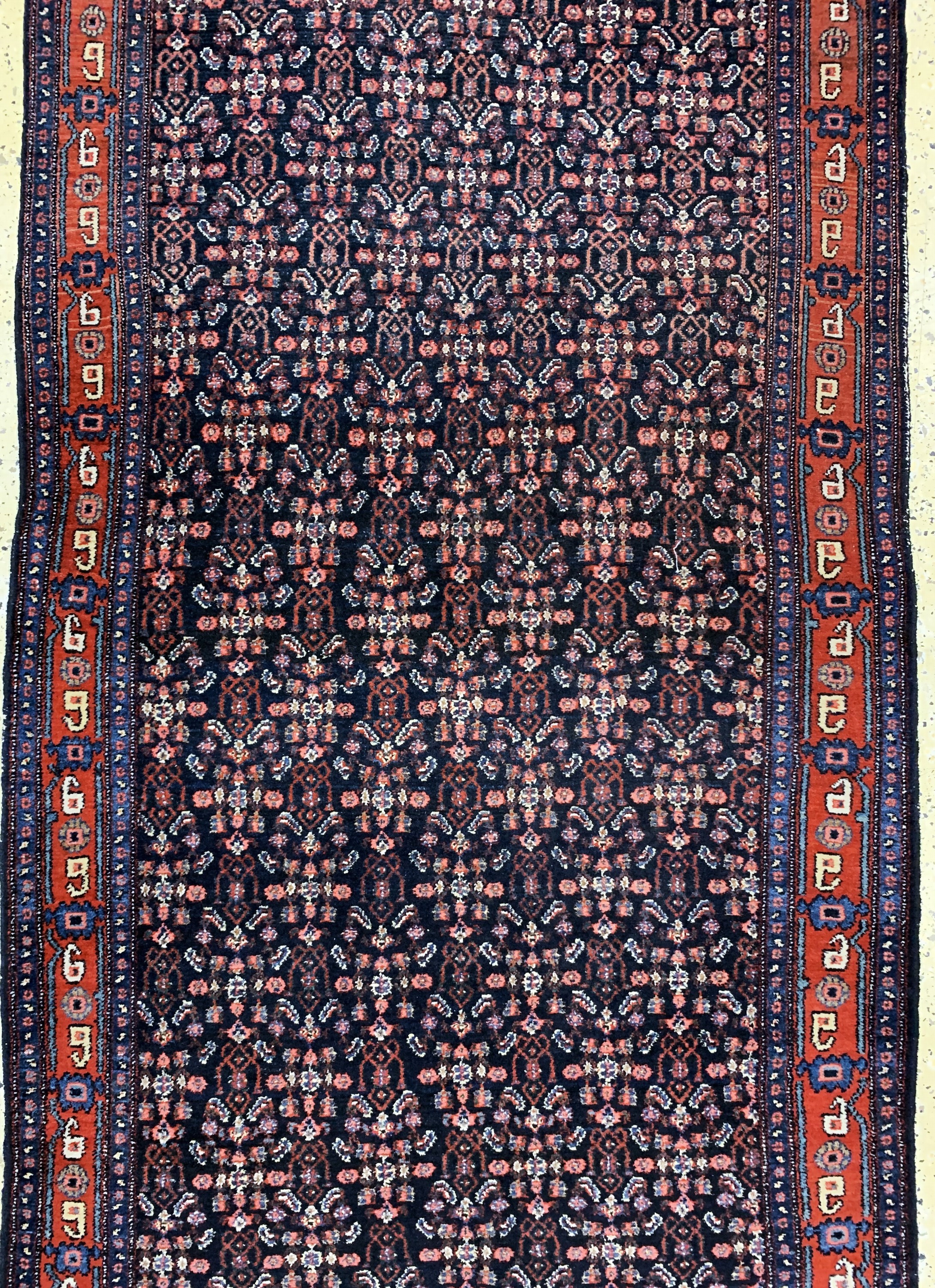 Detail b: Senneh"Galerie"alt, Persien, um 1920/1930, Wolle auf Baumwolle, ca. 600 x 105 cm, EHZ: 2-3