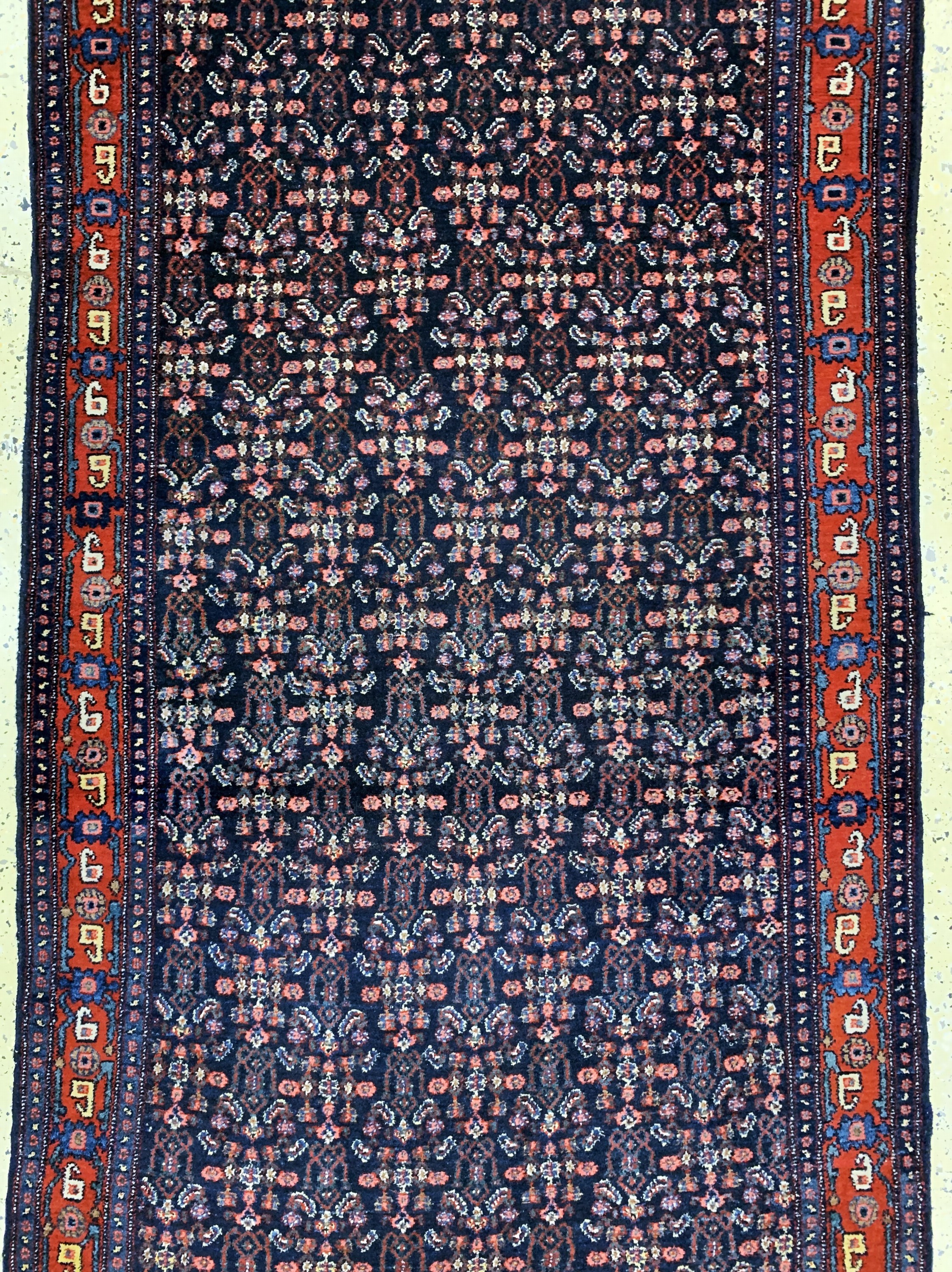 Detail c: Senneh"Galerie"alt, Persien, um 1920/1930, Wolle auf Baumwolle, ca. 600 x 105 cm, EHZ: 2-3