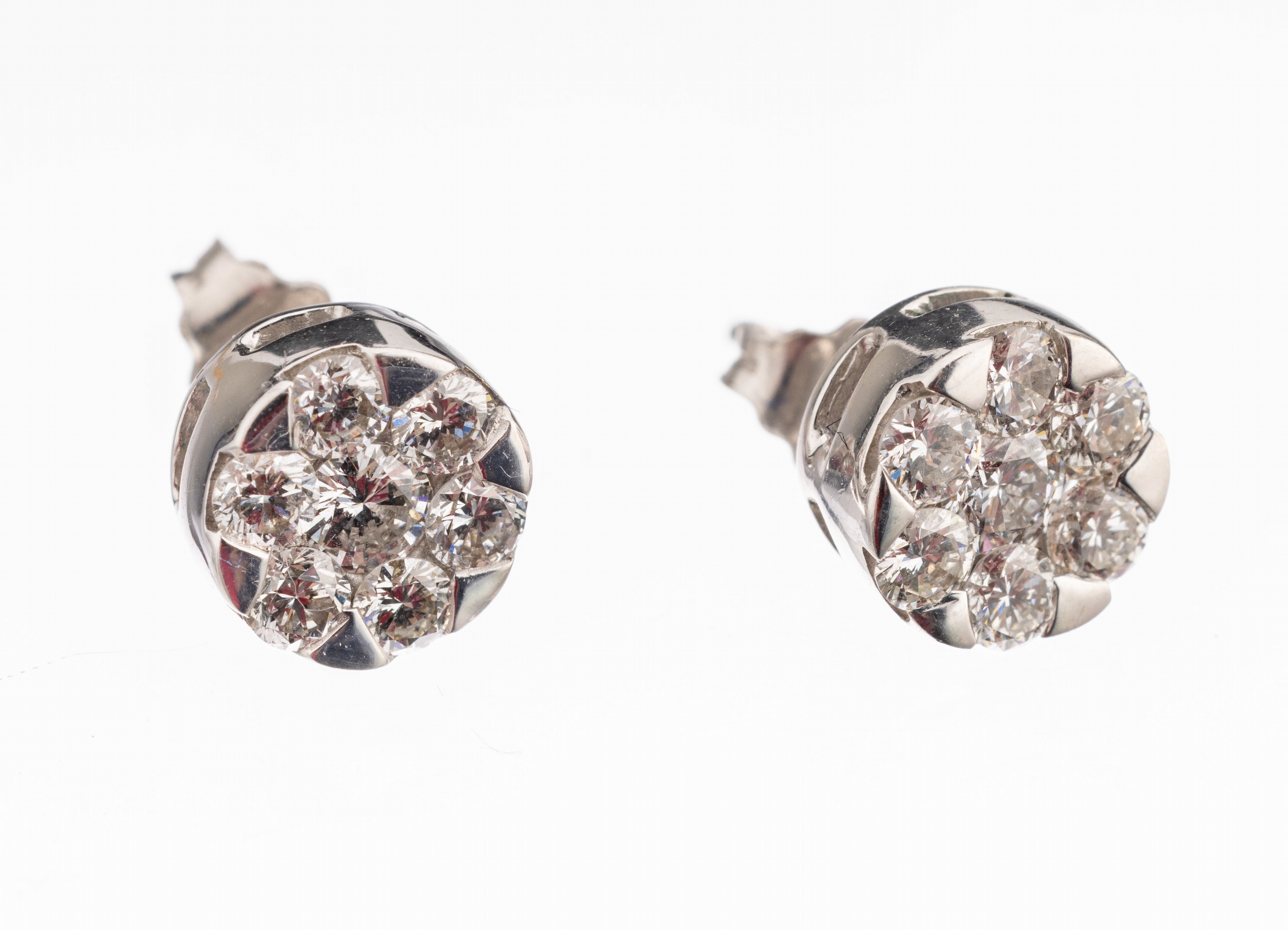 Paar 18 kt Gold Brillanten-Ohrstecker, WG 750/000, 14 Brillanten zus. ca. 0.90 ct feinesWeiß/vs-si, ca. 2.8 g
