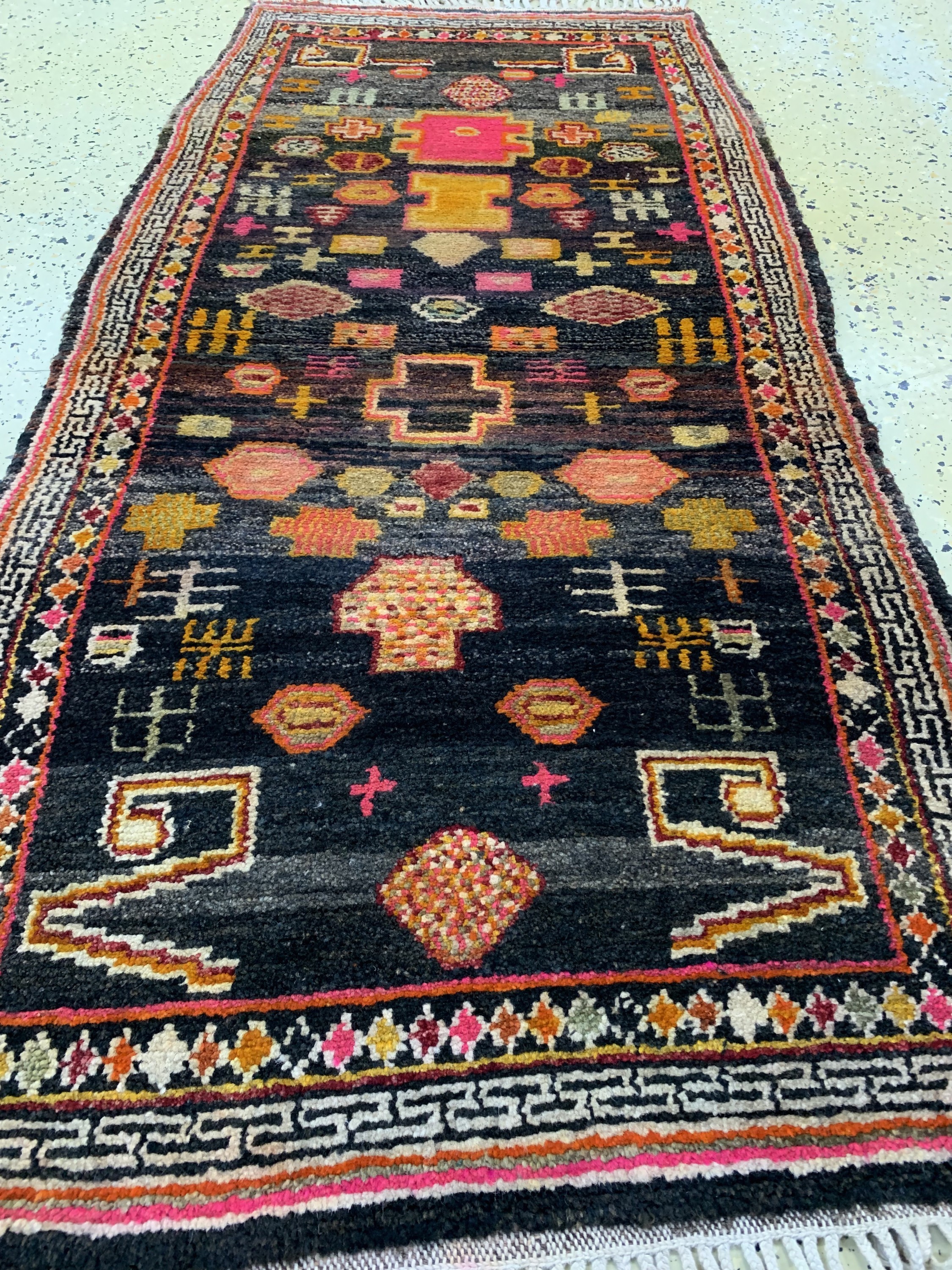 Detail d: Antiker Tibet, um 1910/1920, Wolle auf Baumwolle, ca. 153 x 77 cm, EHZ: 2