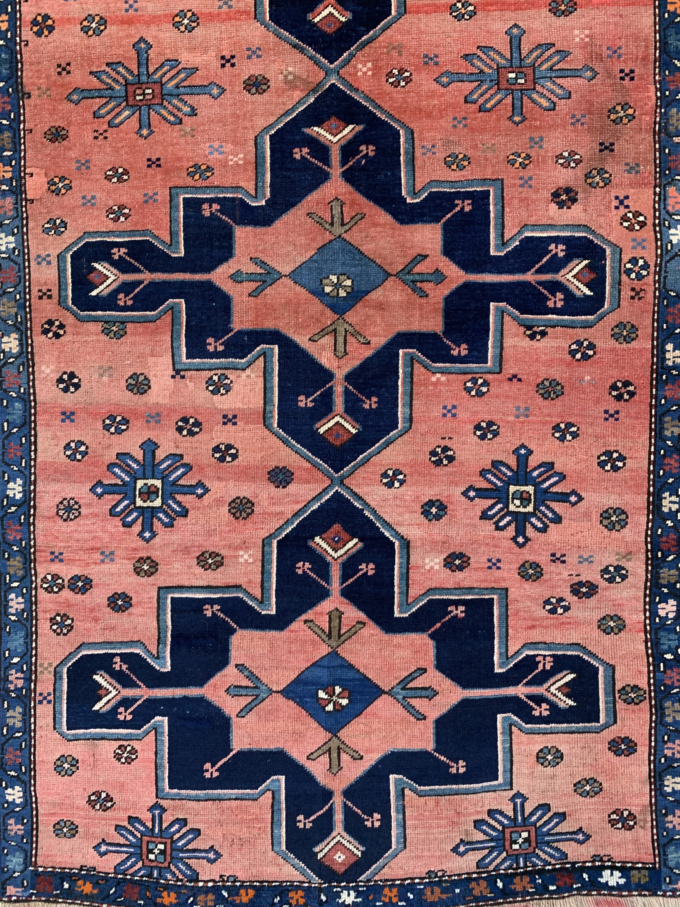 Detail b: Kazak antik, Kaukasus, um 1900, Wolle auf Wolle, ca. 188 x 112 cm, EHZ: 3, restauriert