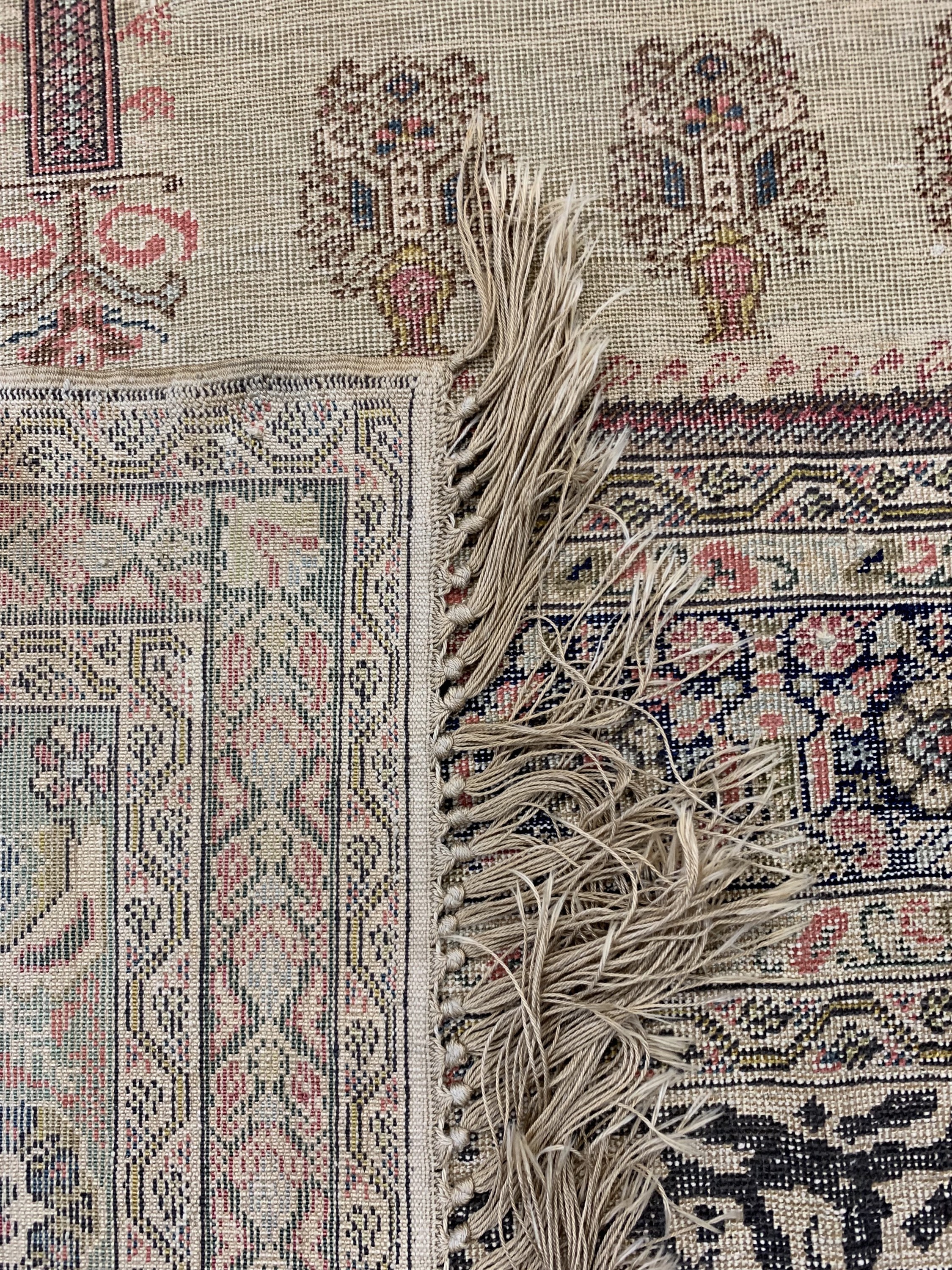 Detail g: Antiker Giordes, Türkei, Ende 19.Jhd, Wolleauf Baumwolle, ca. 215 x 145 cm, EHZ: 3-4