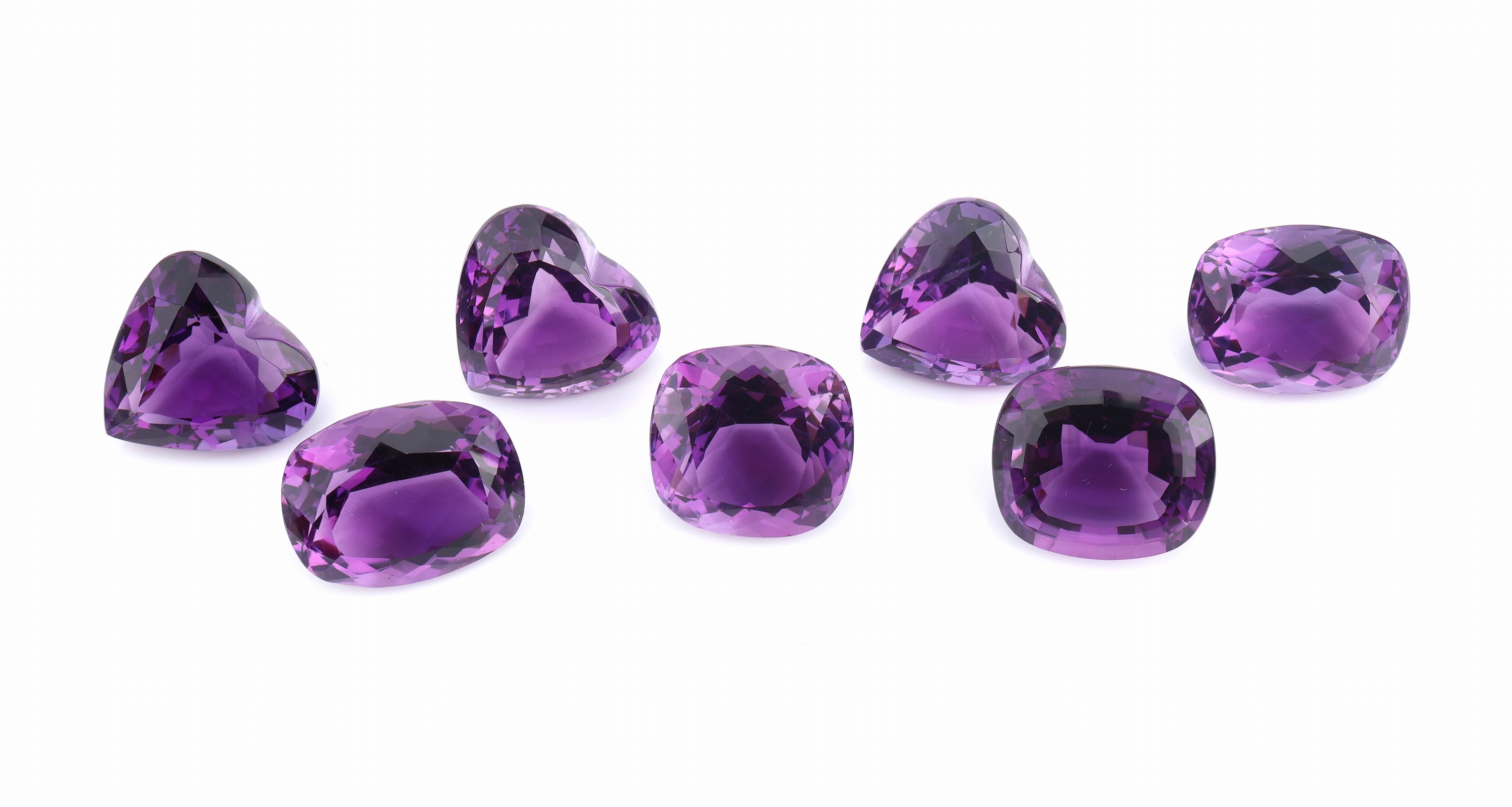 Lot 7 lose Amethyste zus. ca. 136.00 ct, Idar Obersteiner Schleifarbeit, versch. Schliffformen und Größen