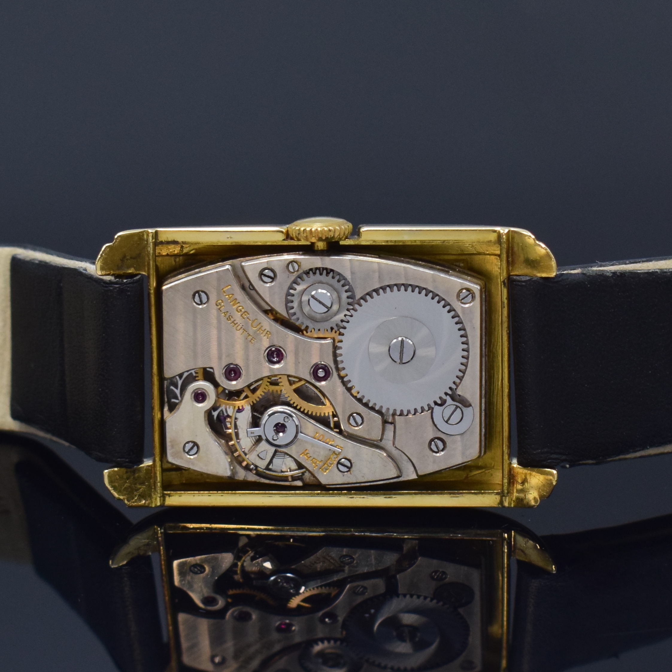 Detail e: A. LANGE & SÖHNE Glashütte seltene rechteckige Armbanduhr in GG 750/000, Deutschland verk. lt. beiliegendem Stammbuchauszug 1940, Handaufzug, ...