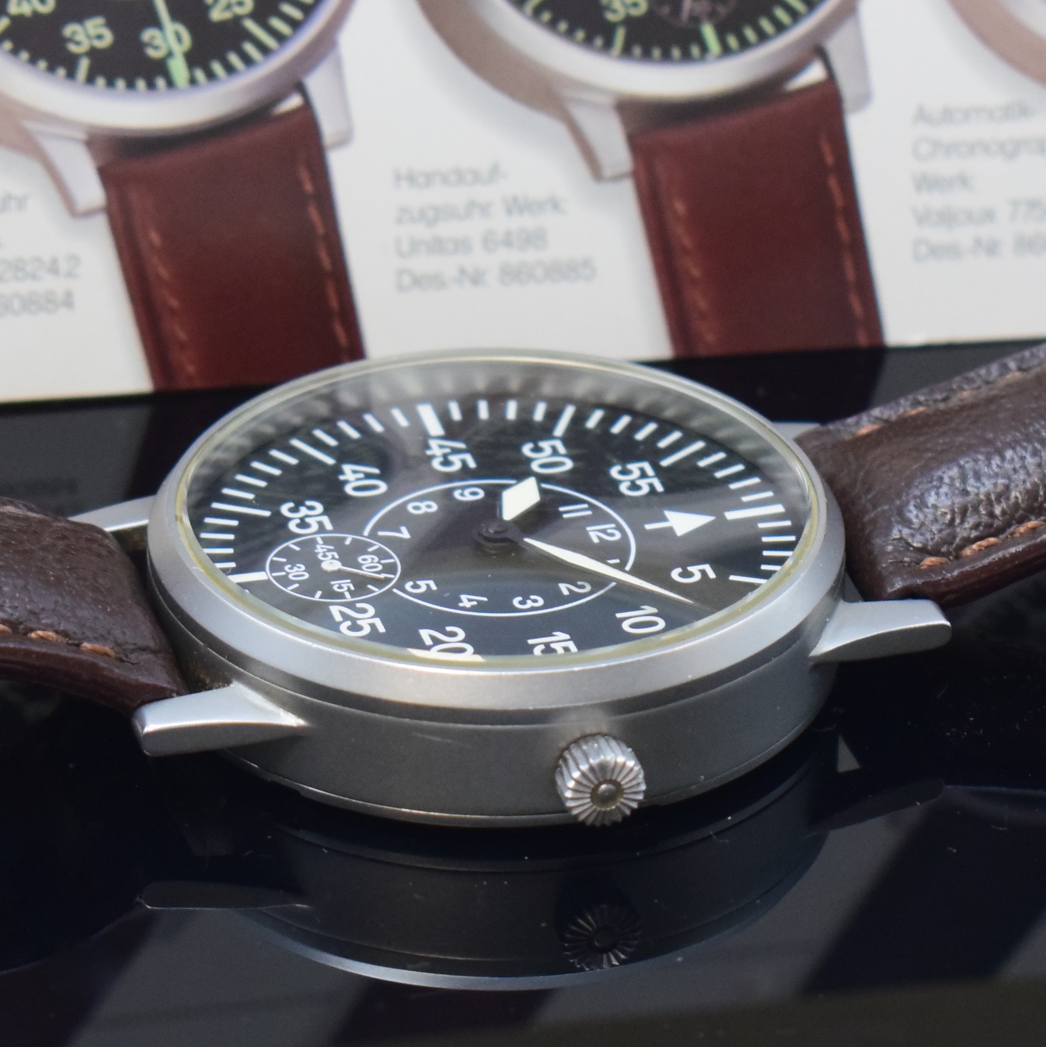 Detail c: LACO große Herrenarmbanduhr im Fliegeruhr- Design, Deutschland/Schweiz um 1995, Handaufzug, mattiertes Geh. m. verschr. Boden, beids. vergl., Krone ...