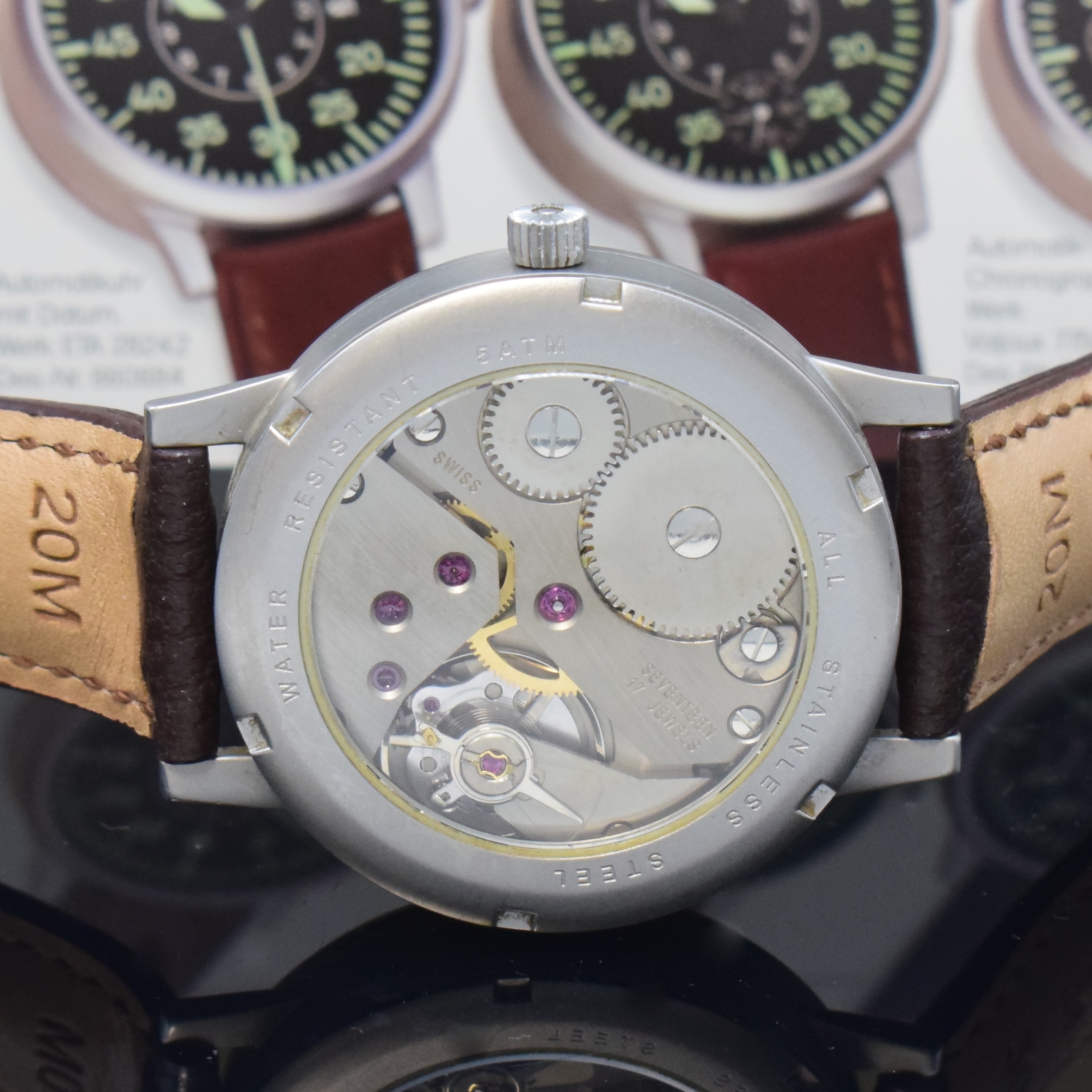 Detail d: LACO große Herrenarmbanduhr im Fliegeruhr- Design, Deutschland/Schweiz um 1995, Handaufzug, mattiertes Geh. m. verschr. Boden, beids. vergl., Krone ...