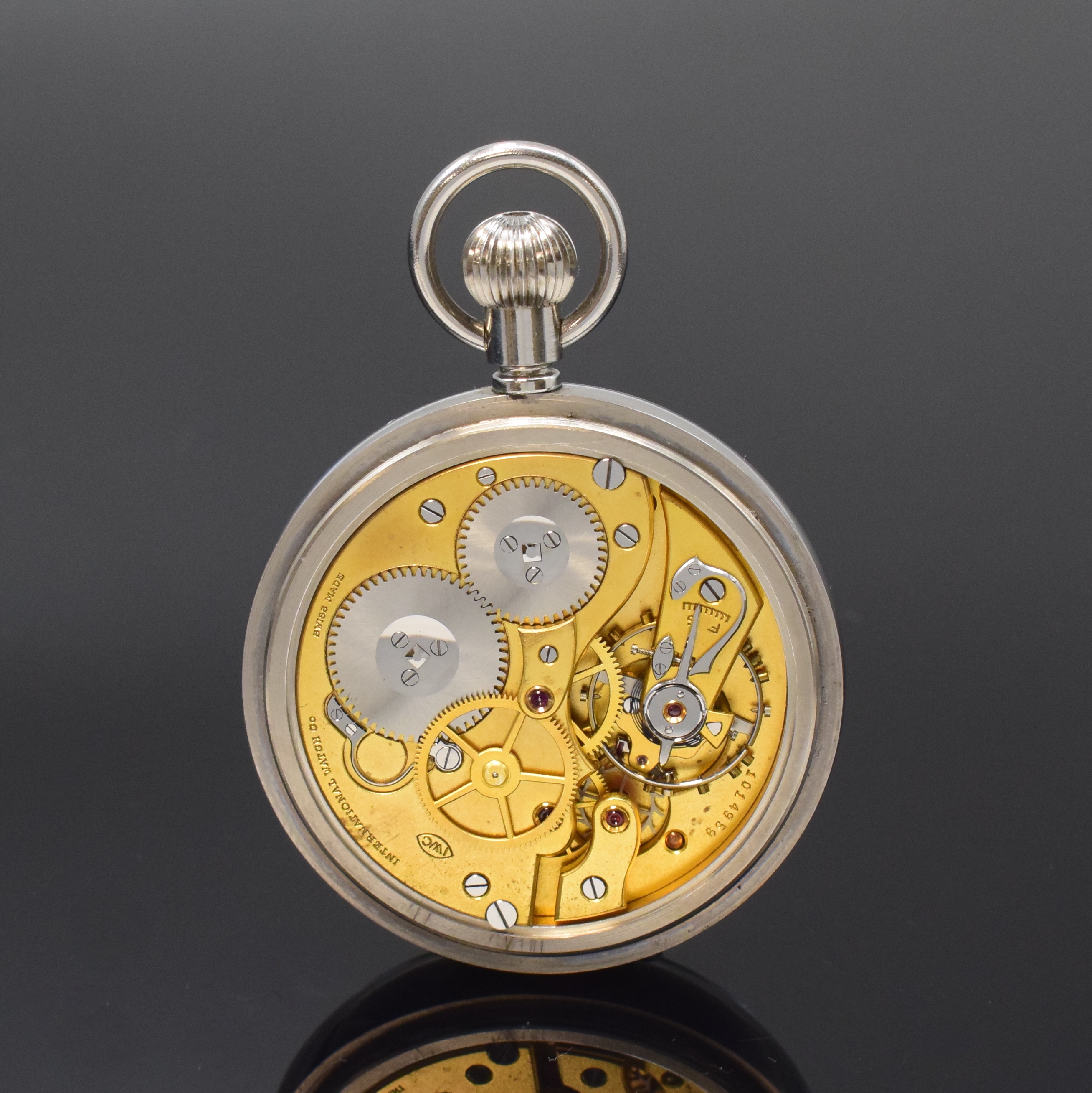 Detail b: IWC H.S.3 sehr seltene Beobachtungsuhr mit Zentralsekunde Kaliber 52 SC in Stahl, Schweiz um 1940, verschr. Geh., rücks. britische Militärgrav. ...