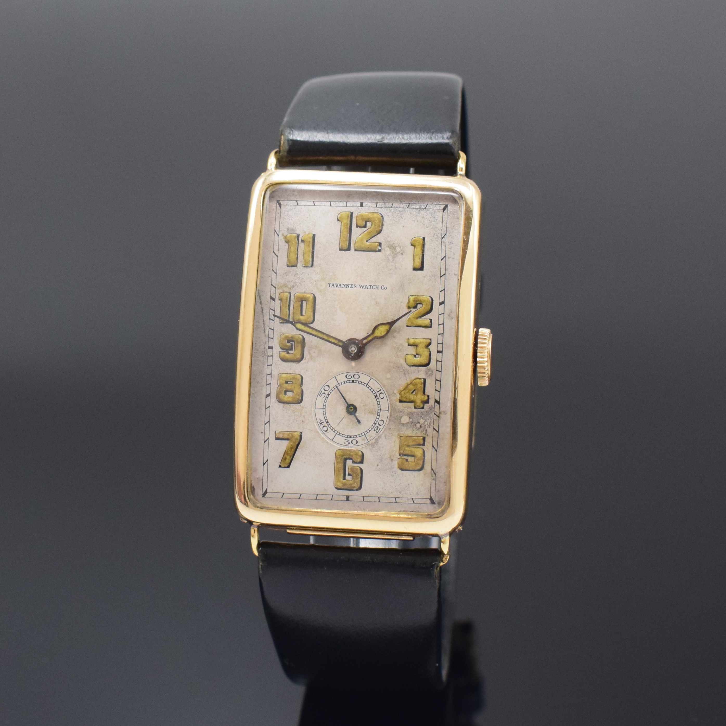 TAVANNES Watch Co große rechteckige Armbanduhr in GG 585/000, Schweiz um 1920, Handaufzug, leicht gebogenes Scharniergeh., orig. Glas u. Krone, bei ...