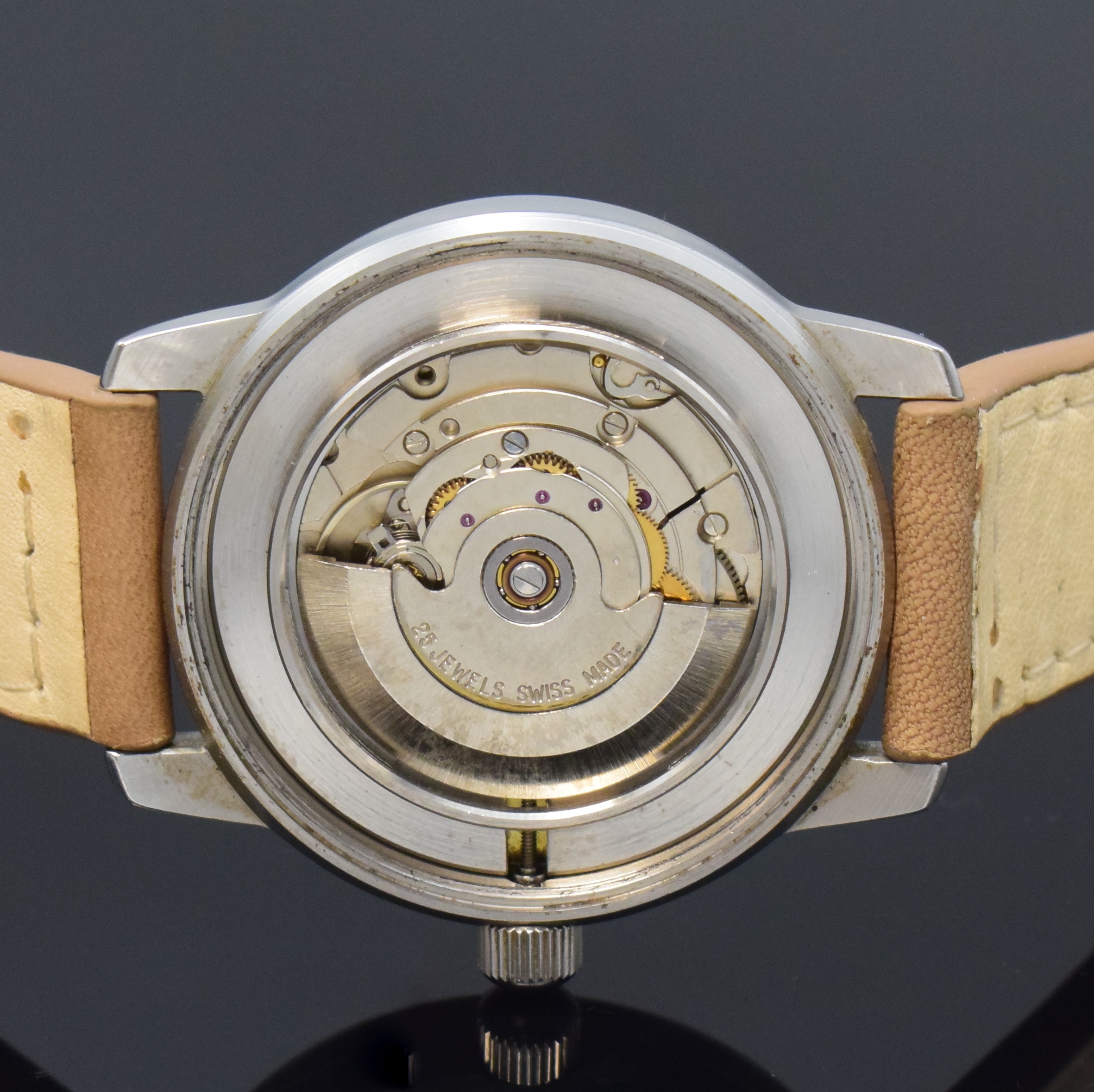 Detail e: FORTIS Referenz 595.10.46 große Armbanduhr im Fliegeruhr-Design in Stahl, Automatik, mattiertes Geh., Boden u. Krone verschr., matt-schwarzes ...