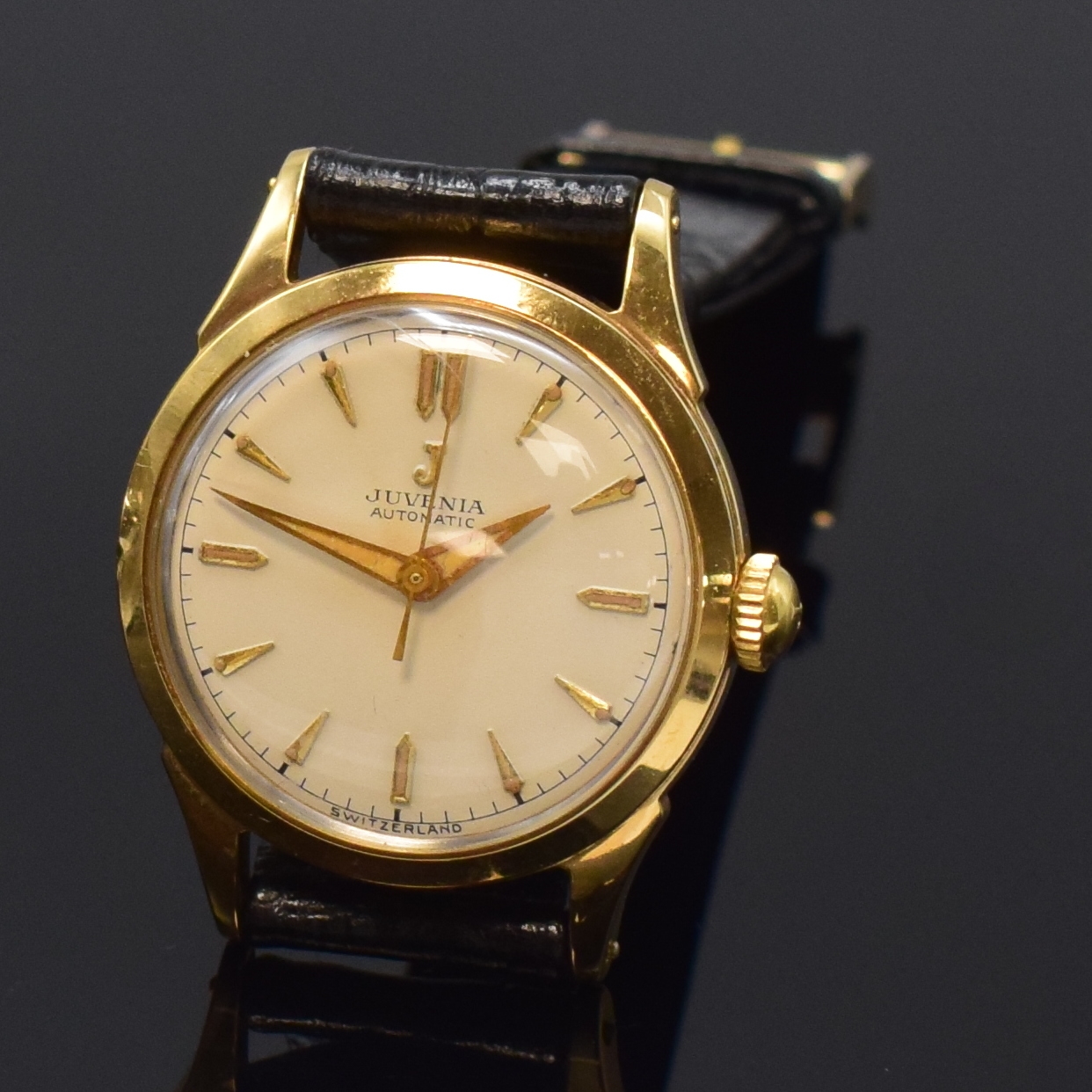 Detail b: JUVENIA/SILVANA 2 nahezu neuwertige Armbanduhren mit Hammerautomatik, Schweiz um 1950, verschr. Geh. m. Stahlboden, 1) JUVENIA, verg. Geh., silb. ...