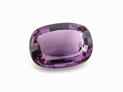 Image Oval bevelled amethyst, antique cut approx. 32.80 ct Valuation Price: 1100, - EUR