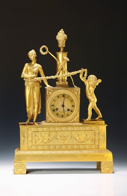 Image Pendule, France, around 1940, richly decoratedbronze case in a lavishly rich design, in ...