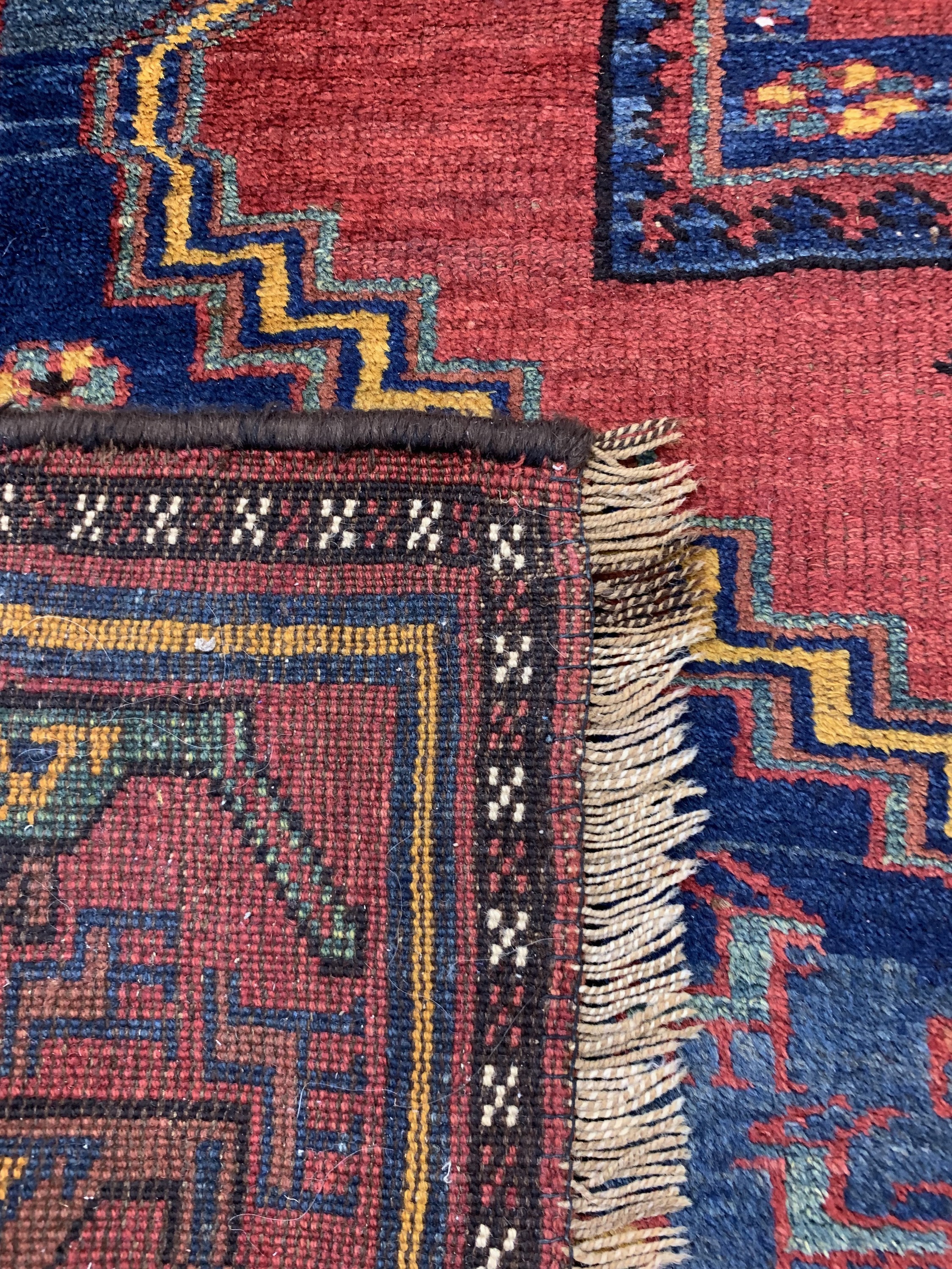 Detail e: Kazak antik, Kaukasus, um 1900, Wolle auf Wolle, ca. 290 x 145 cm, EHZ: 2-3