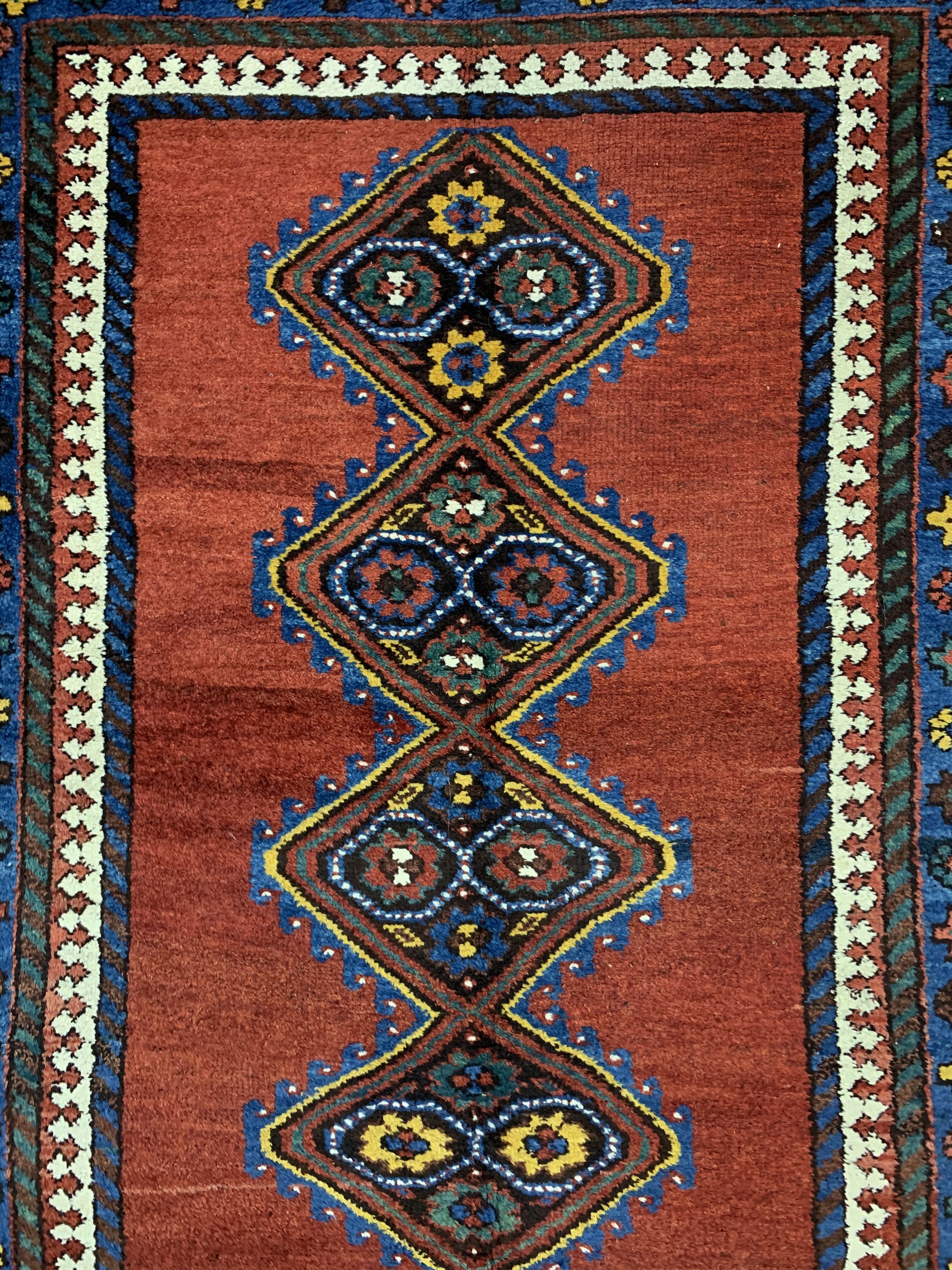 Detail b: Klardascht antik, Persien, um 1900, Wolle auf Wolle, ca. 295 x 140 cm, EHZ: 2