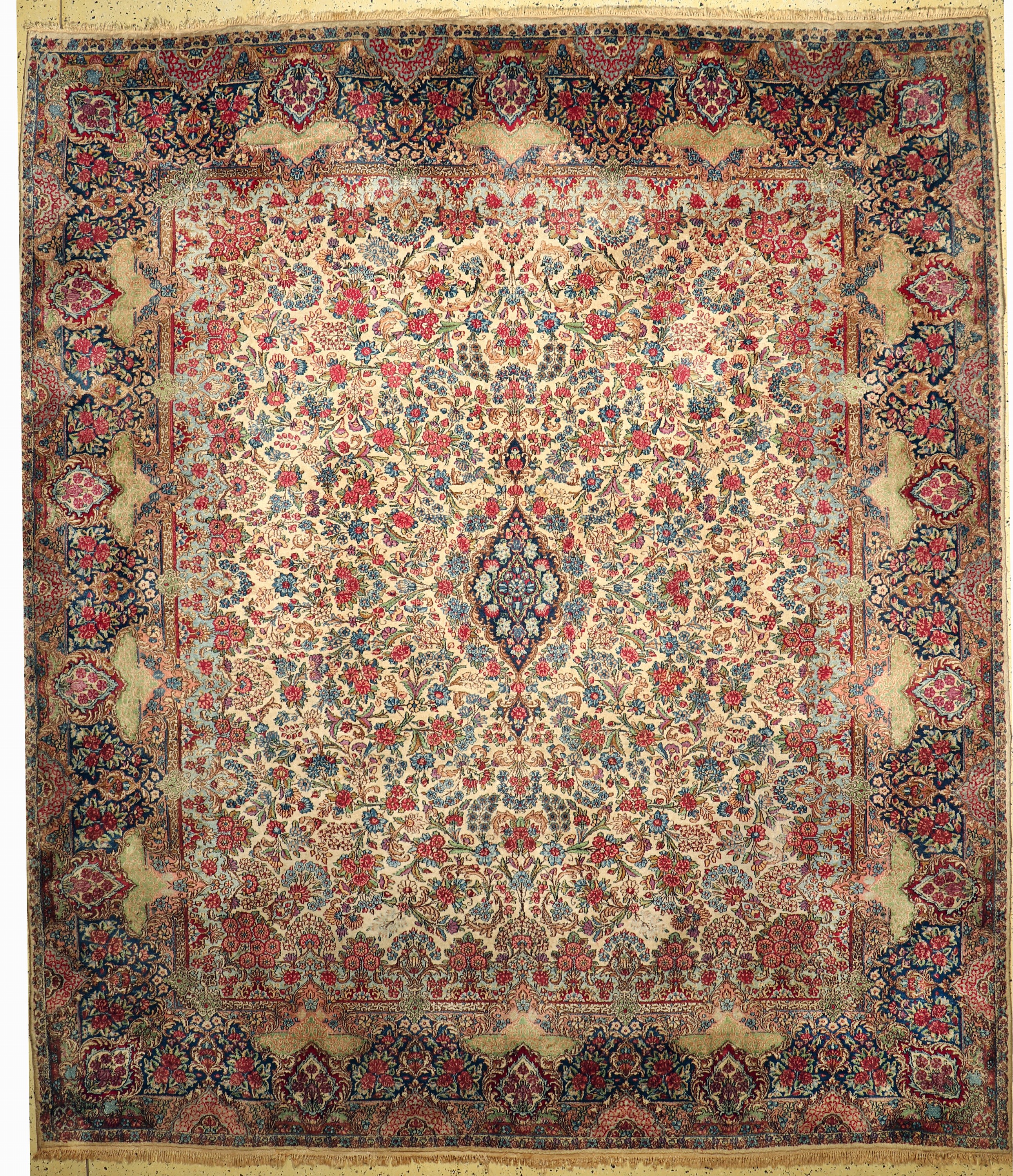 Kerman"Lavar"antik, Persien, um 1900, Wolleauf Baumwolle, ca. 350 x 300 cm, Reinigungsbedürftig, EHZ: 2