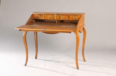 Image 26798392 - Baroque-secretary, around 1760, walnut veneer,writing box with oblique flap, 4 small drawers, inter alia pull-out writing surface, base secondary in walnut solid, oblique flap with orig. Lock and 1 key, approx. 89 x 95 x 50 cm, condition 2