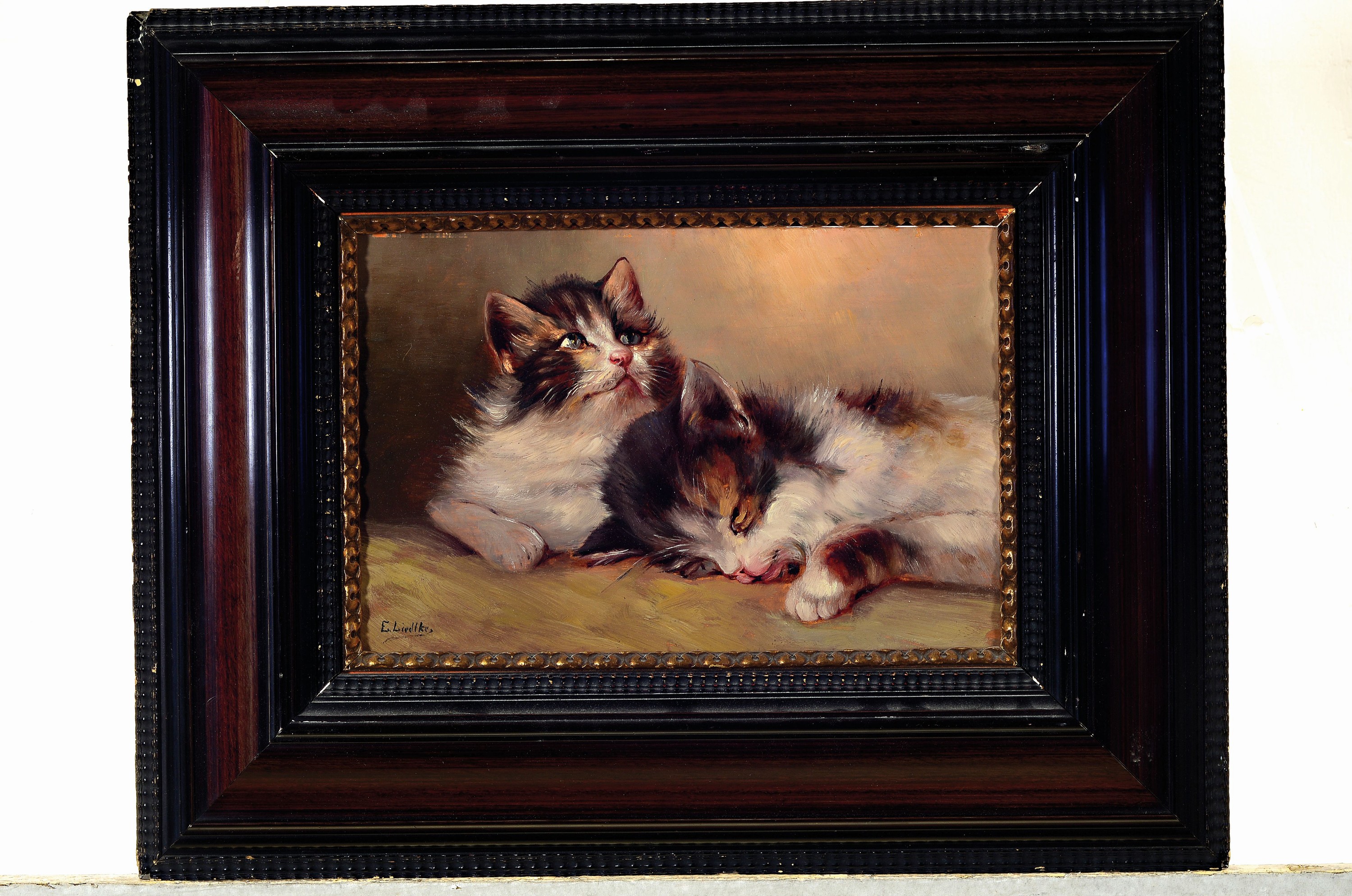 Detail k: E. Liedtke, Maler um 1900, zwei Katzen, Öl/Holz, signiert, ca. 20 x 30 cm, Rahmen ca. 40 x 50 cm