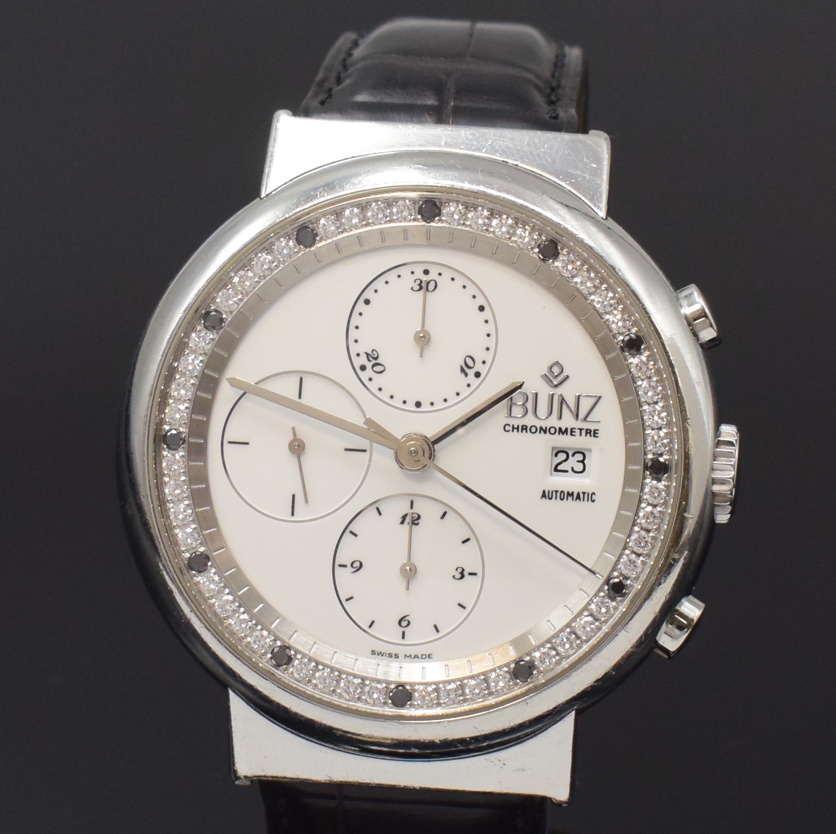 Detail a: BUNZ Chronometer Herrenchronograph in Stahl mit Diamanten, Schweiz um 2015, Automatik, beids. vergl. Geh. inkl. Lederband m. orig. Dornschl., Boden ...