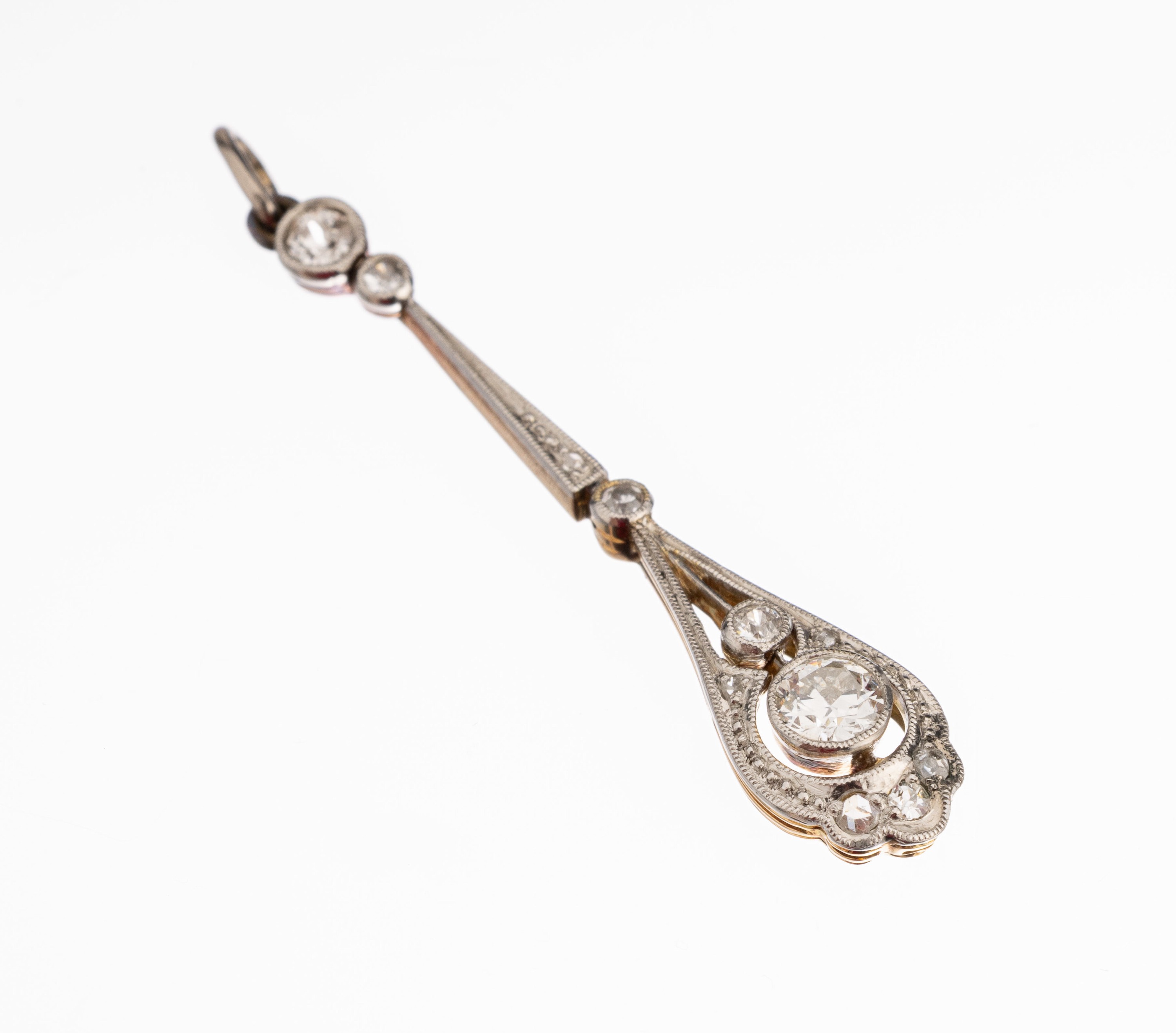14 kt Gold Art-Deco-Brillant-Anhänger, 1920er Jahre, GG/WG 585/000 gepr., Altschliff- Diamanten und Diam.-Rosen zus. ca. 0.35 ct ...