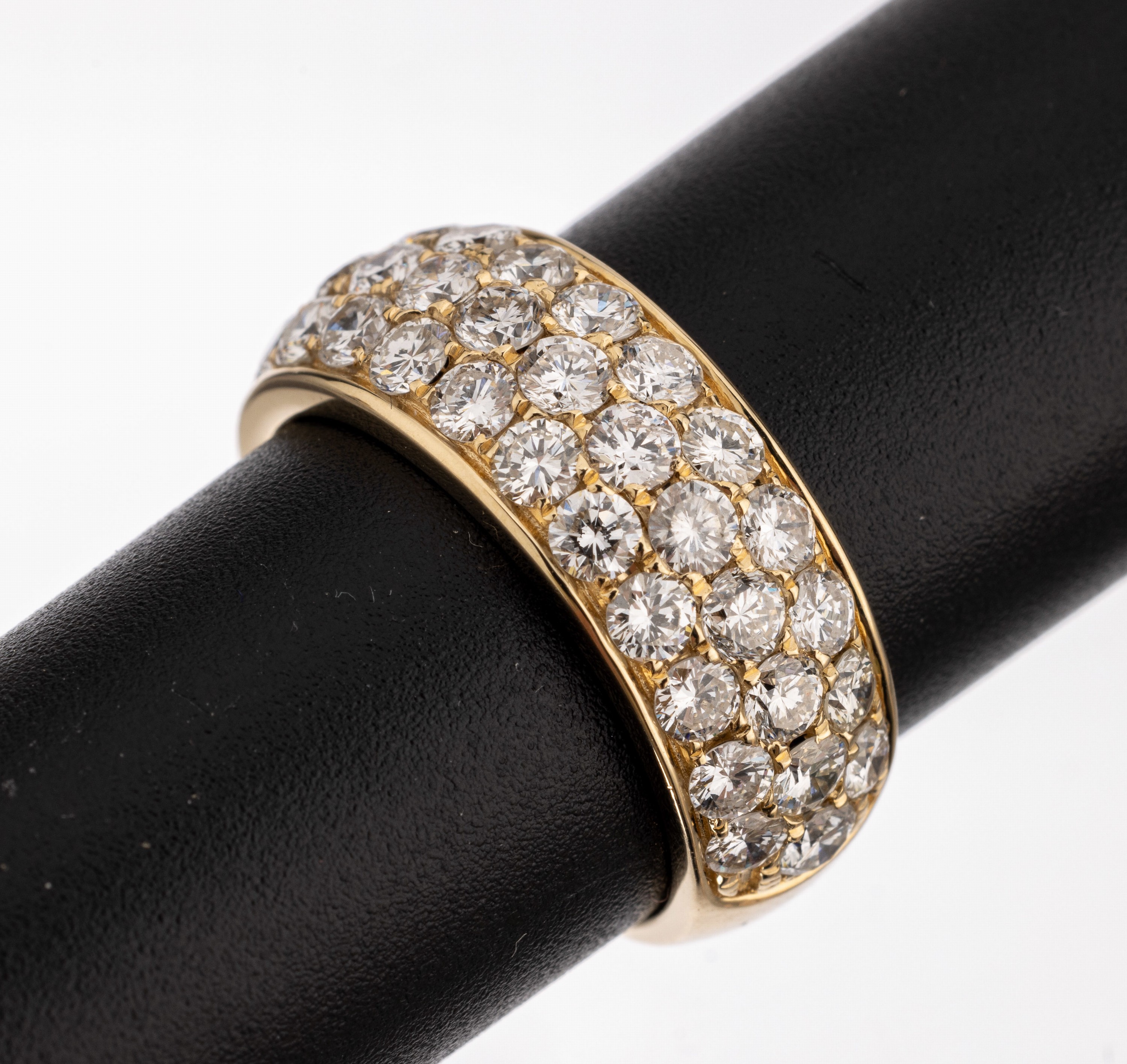 14 kt Gold Brillant-Ring, GG 585/000, hälftig mit Brillanten zus. ca. 2.63 ct feines Weiß-Weiß/vs-si, RW 54, ca. 5.8 g