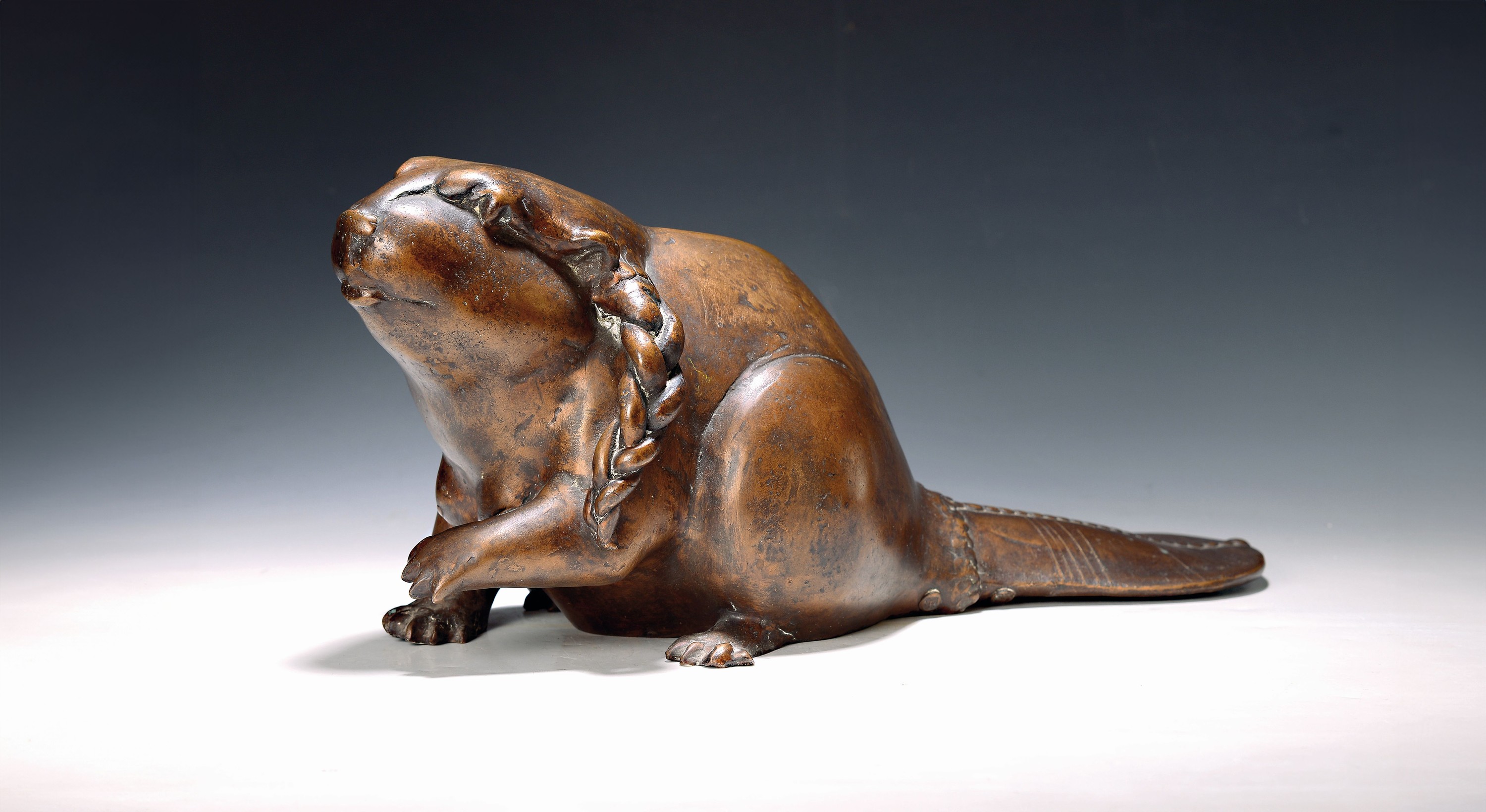 Gernot Rumpf, geb. 1941 Kaiserslautern, Bibertritsche, Bronze, signiert, ca. 22x41x19 cm