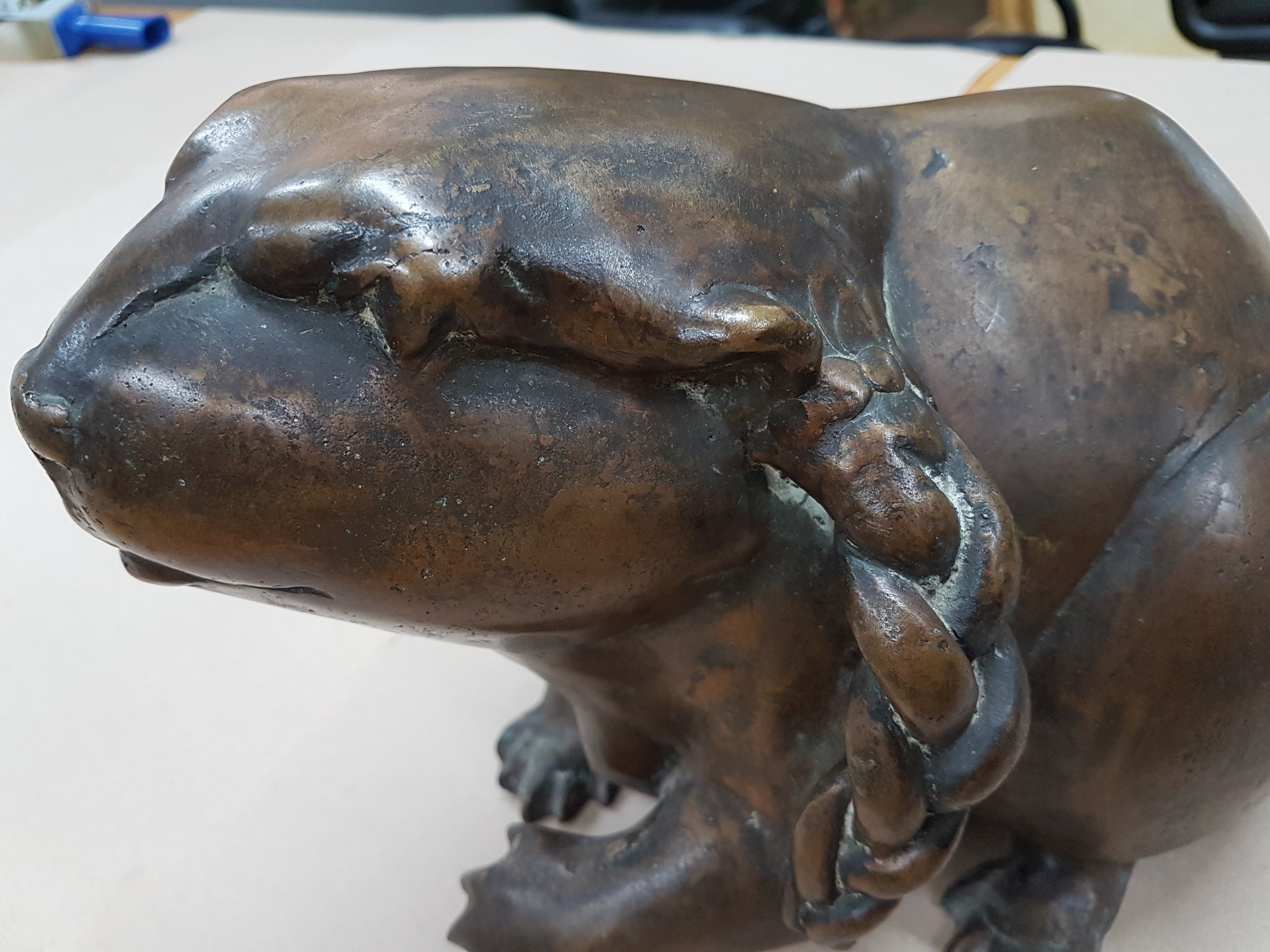 Detail d: Gernot Rumpf, geb. 1941 Kaiserslautern, Bibertritsche, Bronze, signiert, ca. 22x41x19 cm