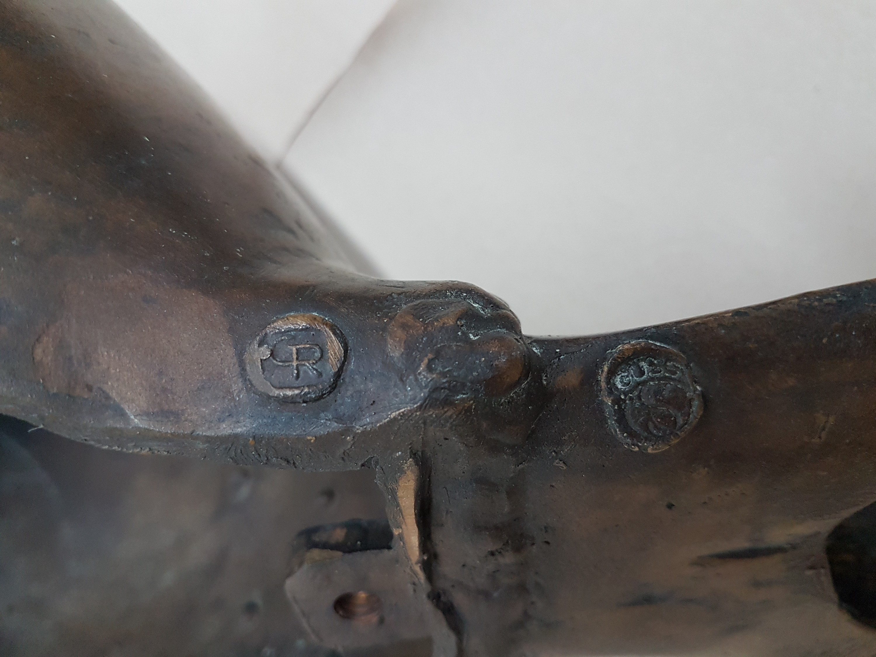 Detail h: Gernot Rumpf, geb. 1941 Kaiserslautern, Bibertritsche, Bronze, signiert, ca. 22x41x19 cm