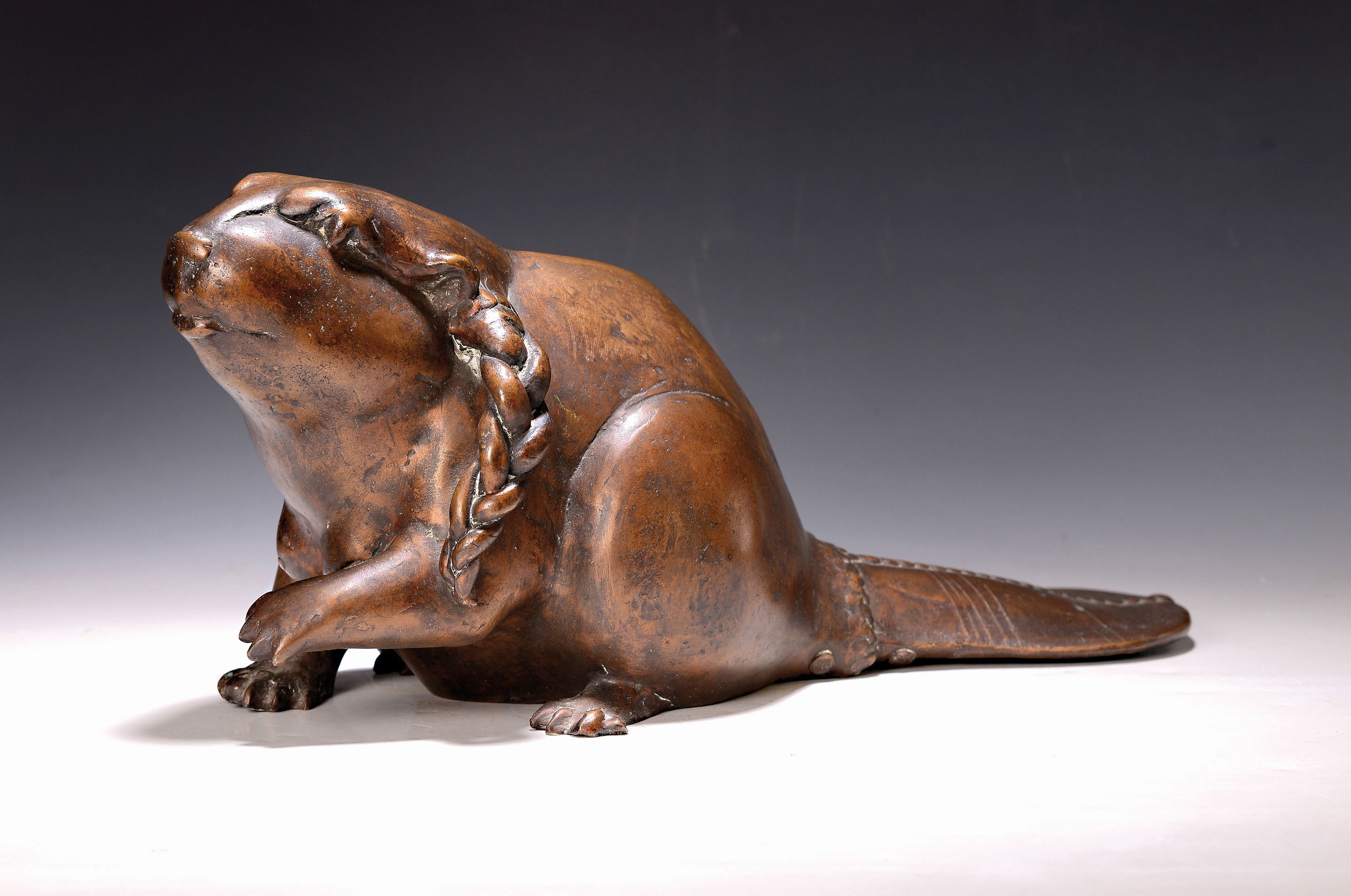 Detail k: Gernot Rumpf, geb. 1941 Kaiserslautern, Bibertritsche, Bronze, signiert, ca. 22x41x19 cm